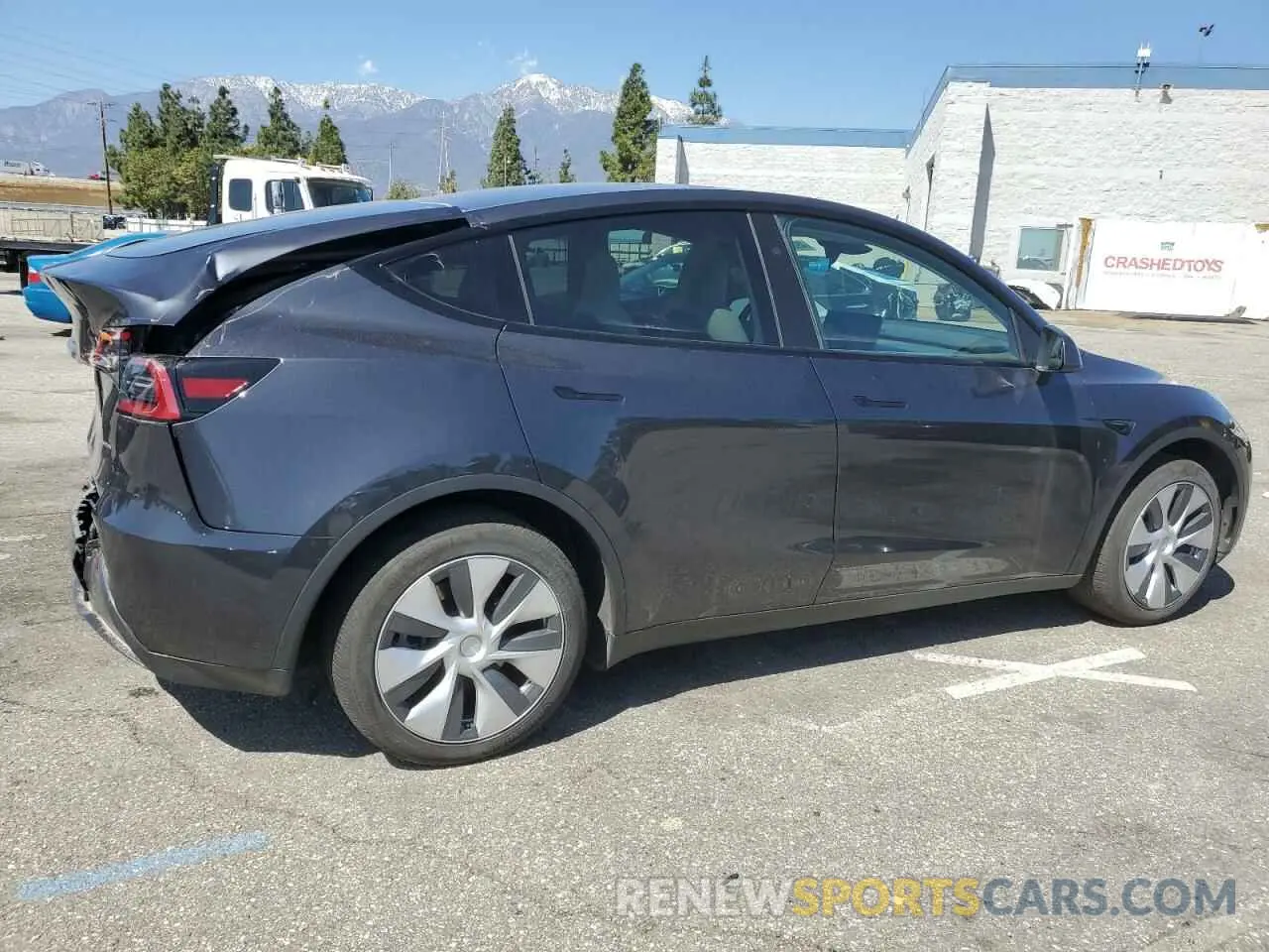3 Photograph of a damaged car 7SAYGDEE4RF004435 TESLA MODEL Y 2024