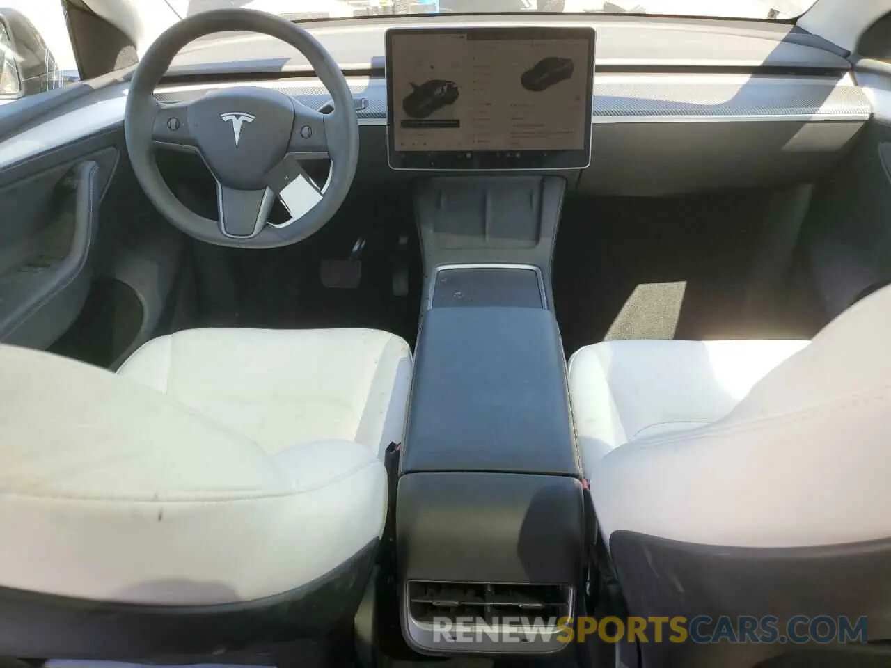 8 Photograph of a damaged car 7SAYGDEE4RF004435 TESLA MODEL Y 2024