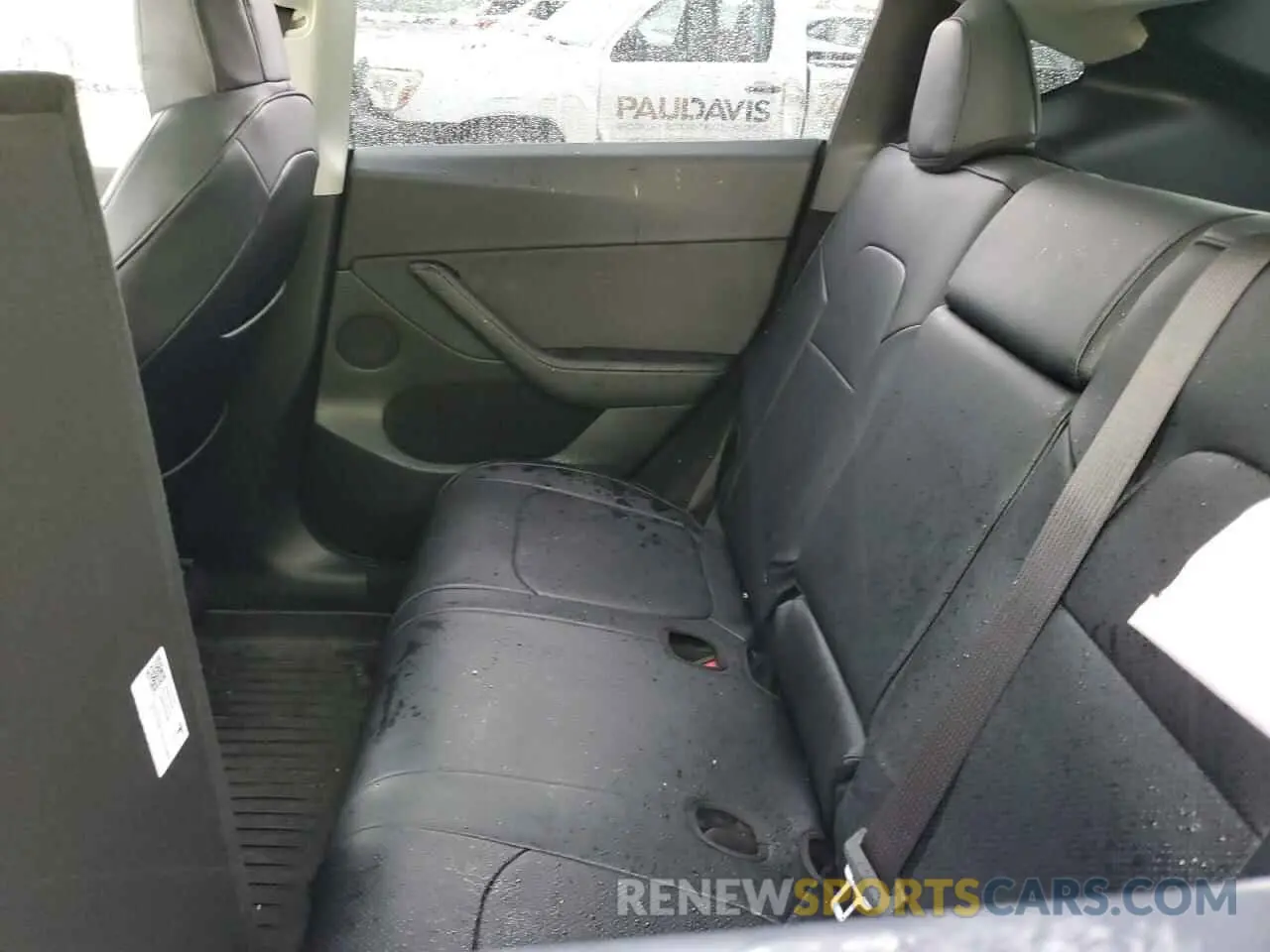 10 Photograph of a damaged car 7SAYGDEE4RF060469 TESLA MODEL Y 2024