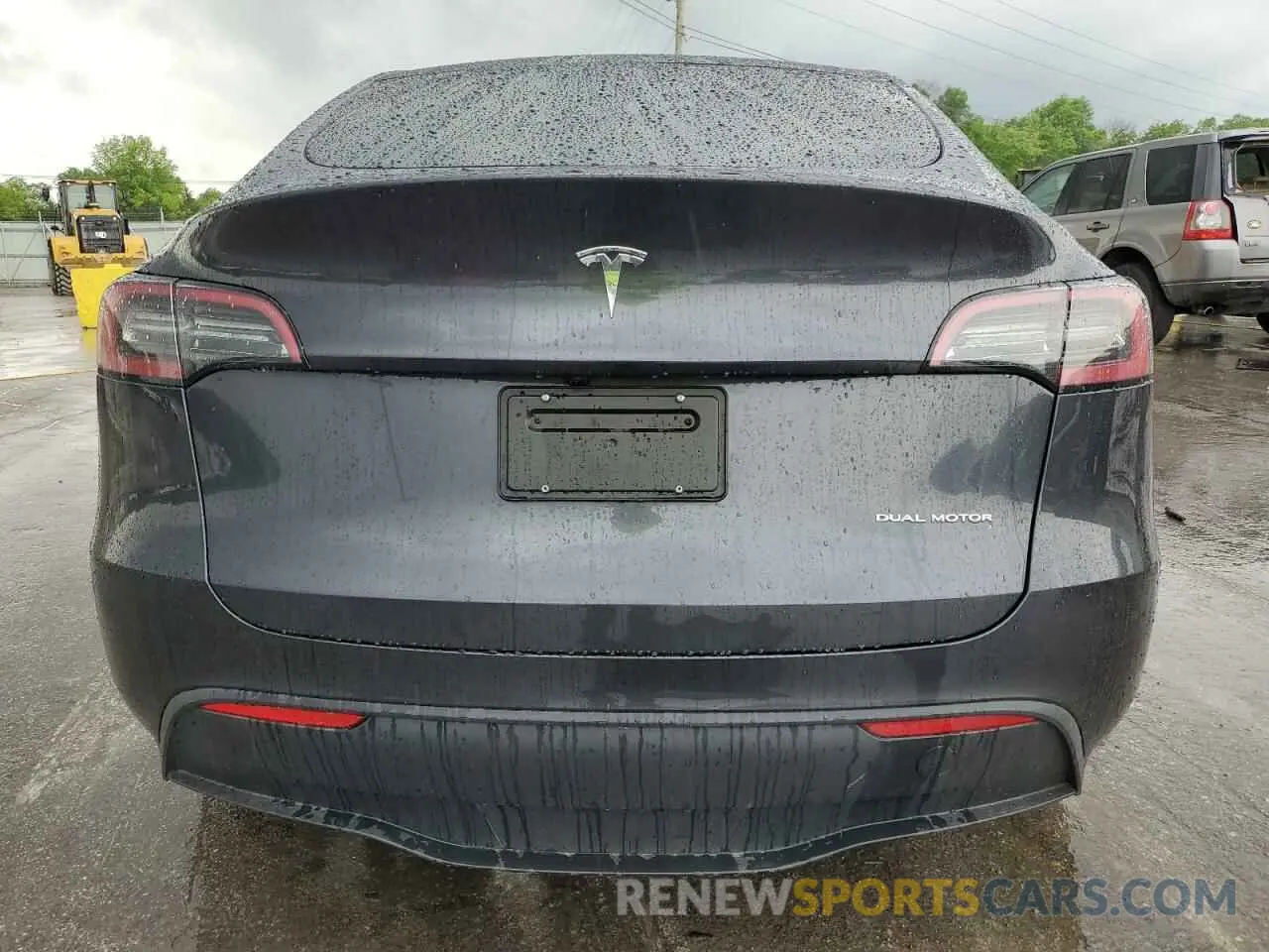 6 Photograph of a damaged car 7SAYGDEE4RF060469 TESLA MODEL Y 2024
