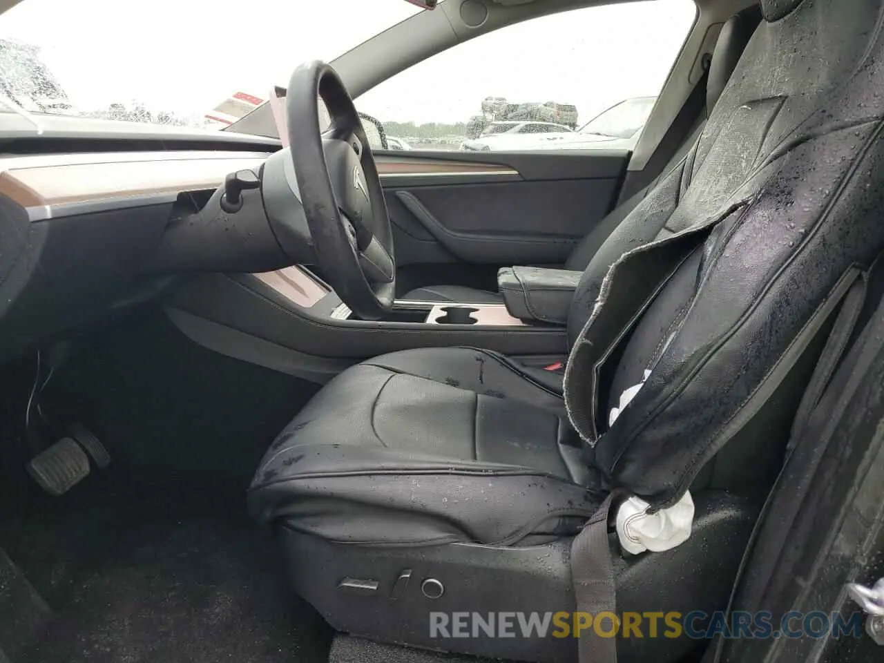 7 Photograph of a damaged car 7SAYGDEE4RF060469 TESLA MODEL Y 2024