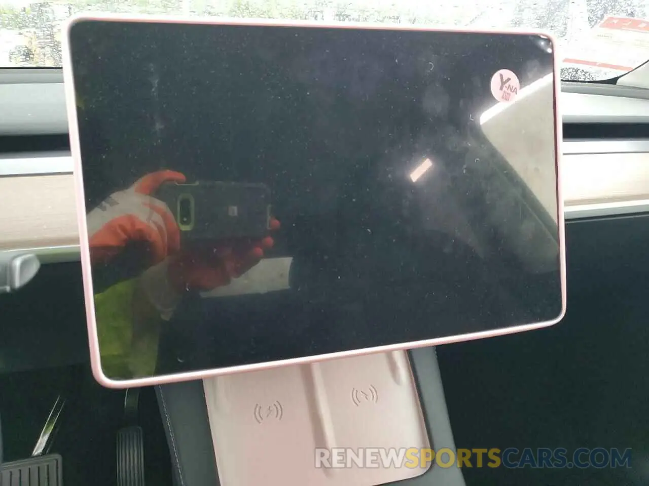 9 Photograph of a damaged car 7SAYGDEE4RF060469 TESLA MODEL Y 2024