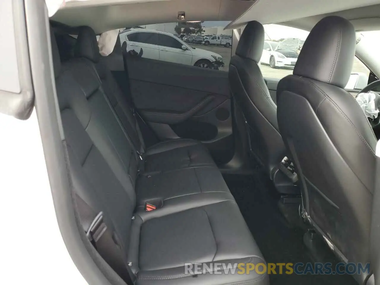 10 Photograph of a damaged car 7SAYGDEE4RF070760 TESLA MODEL Y 2024