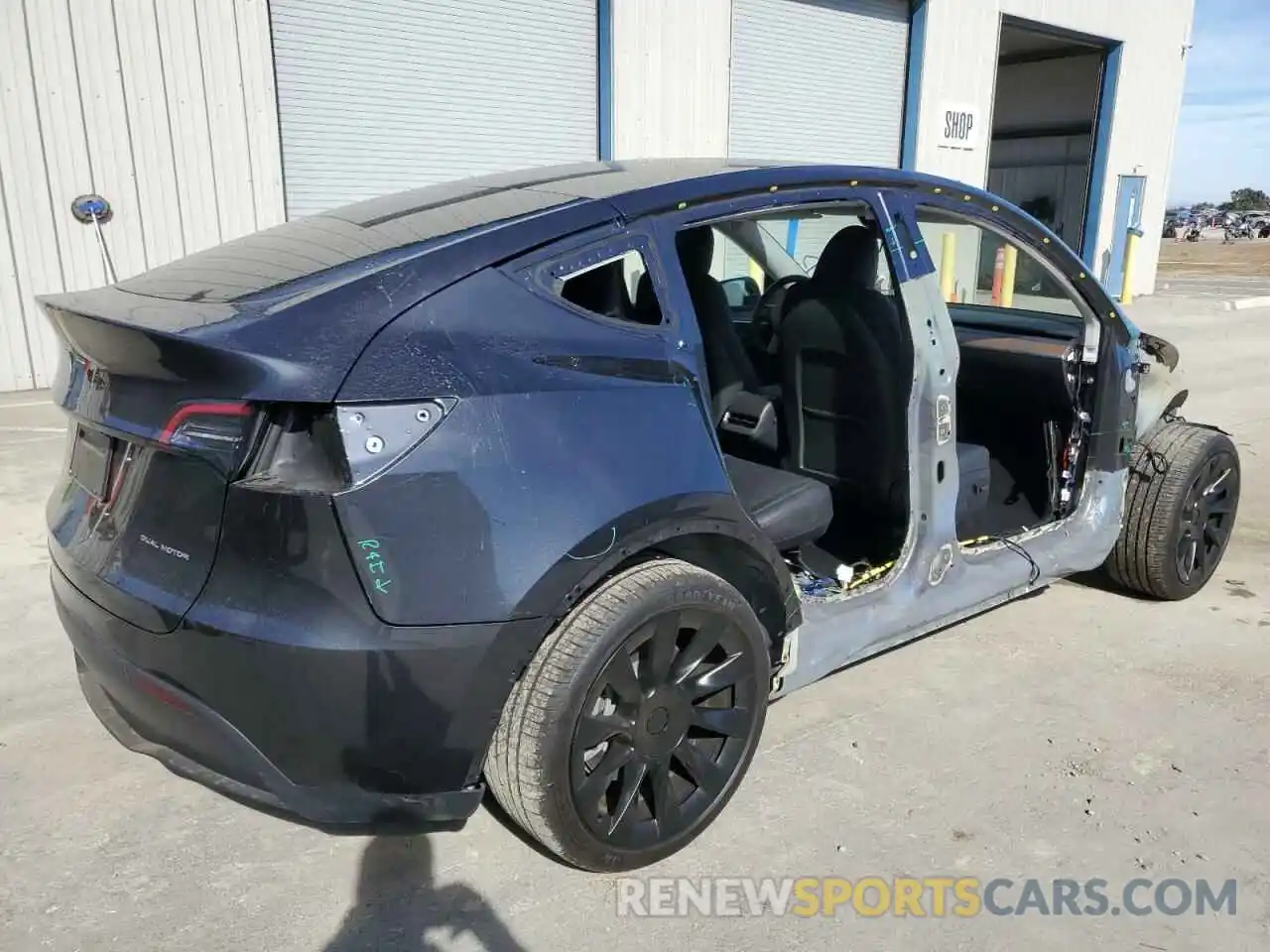 3 Photograph of a damaged car 7SAYGDEE4RF075988 TESLA MODEL Y 2024