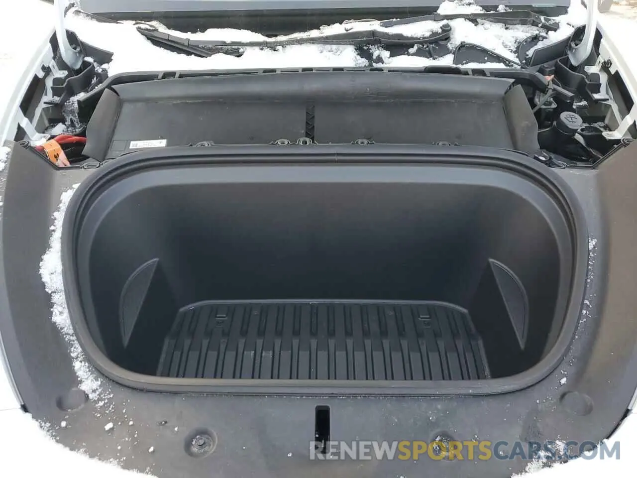 12 Photograph of a damaged car 7SAYGDEE4RF079118 TESLA MODEL Y 2024