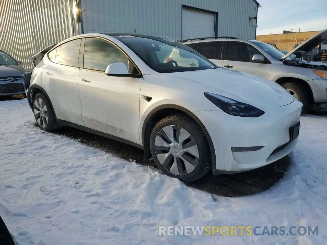 4 Photograph of a damaged car 7SAYGDEE4RF079118 TESLA MODEL Y 2024
