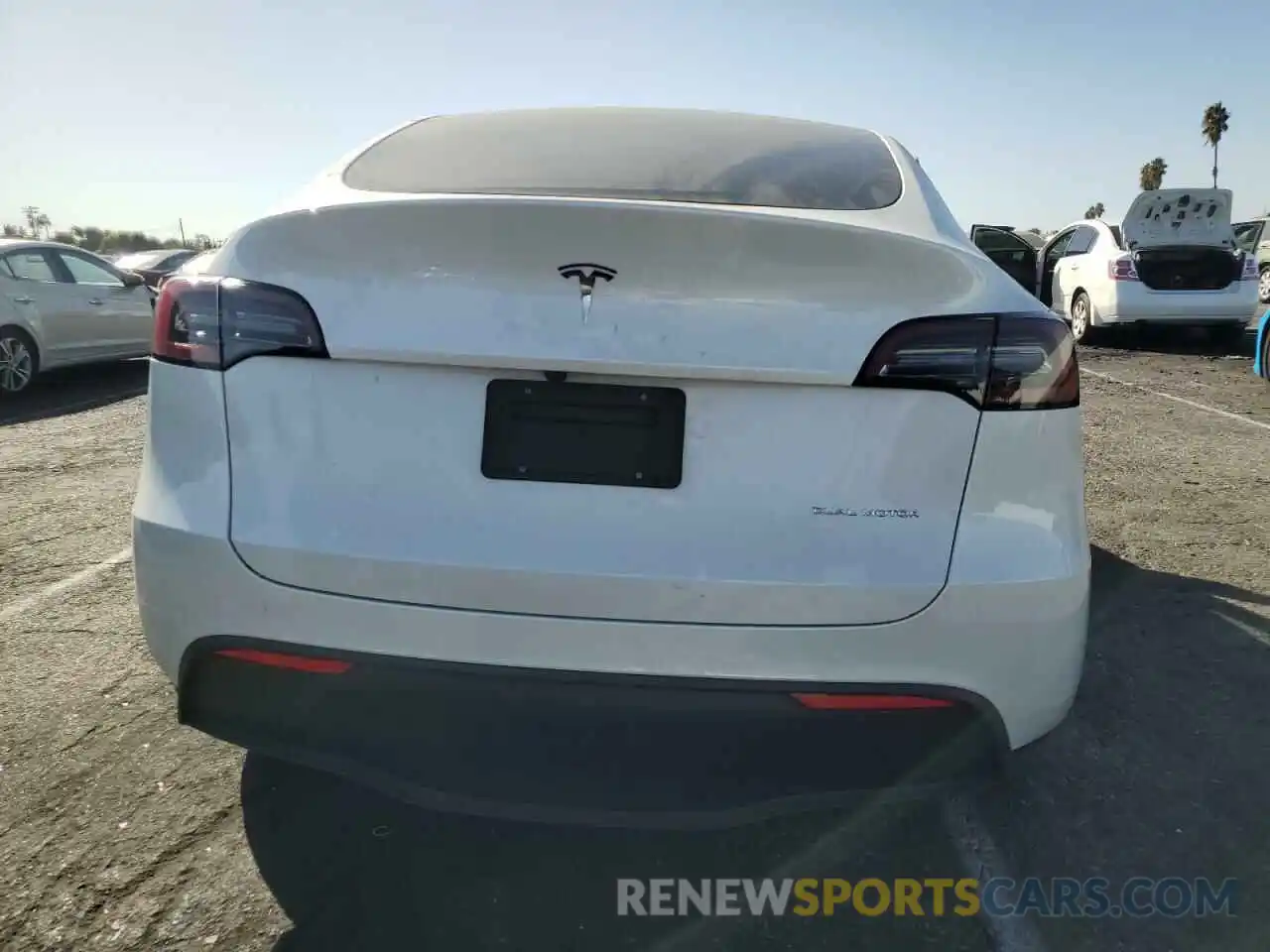 6 Photograph of a damaged car 7SAYGDEE4RF128933 TESLA MODEL Y 2024