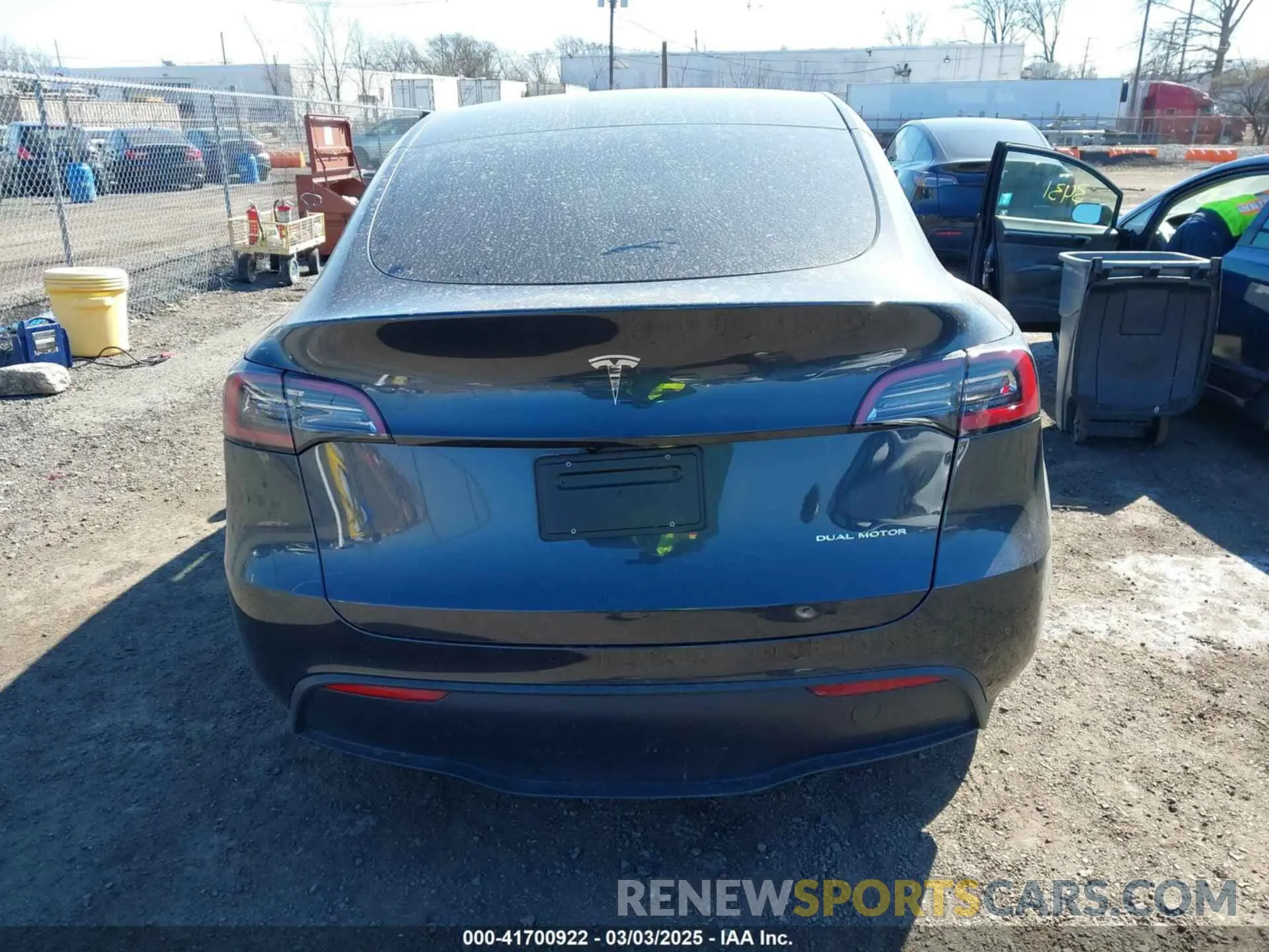 16 Photograph of a damaged car 7SAYGDEE4RF149457 TESLA MODEL Y 2024