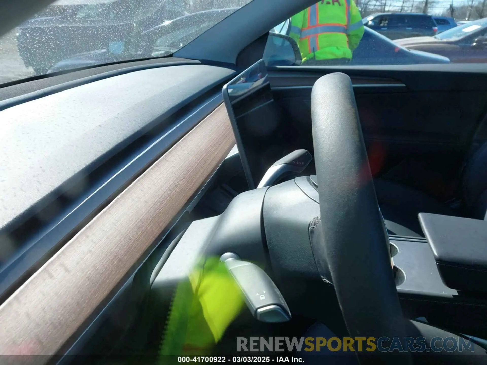18 Photograph of a damaged car 7SAYGDEE4RF149457 TESLA MODEL Y 2024