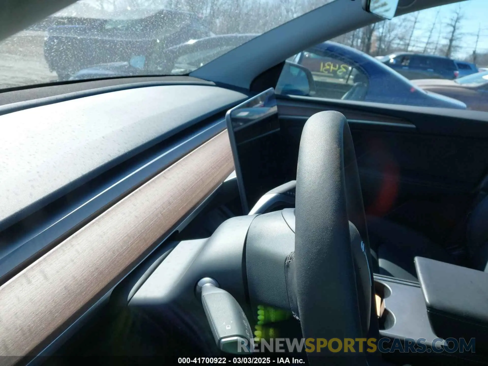 7 Photograph of a damaged car 7SAYGDEE4RF149457 TESLA MODEL Y 2024