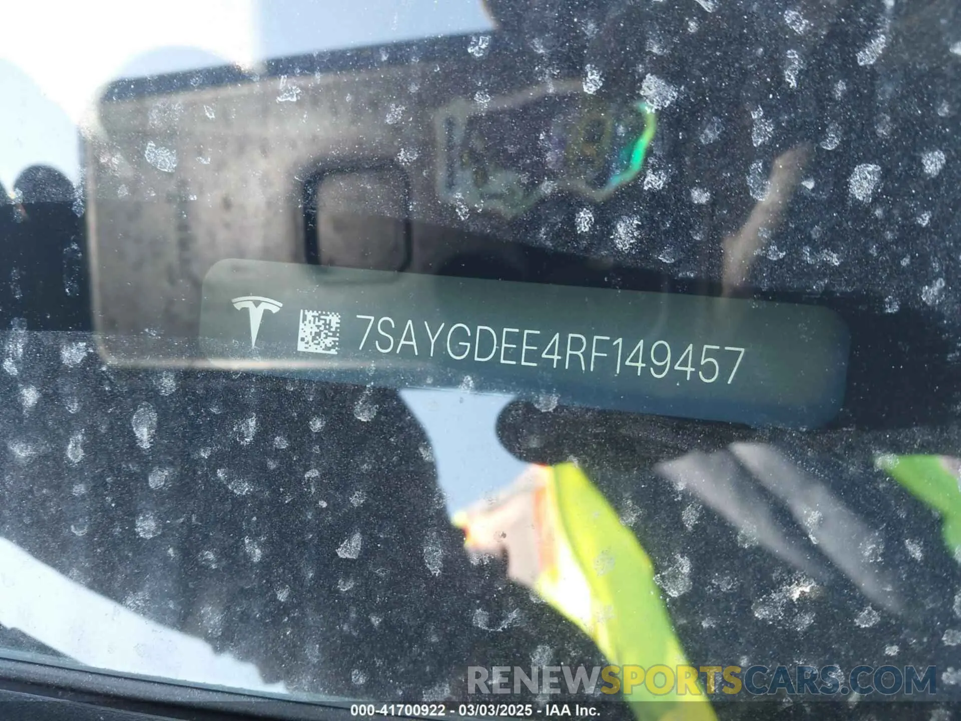 9 Photograph of a damaged car 7SAYGDEE4RF149457 TESLA MODEL Y 2024