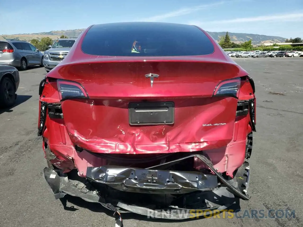 6 Photograph of a damaged car 7SAYGDEE4RF156411 TESLA MODEL Y 2024