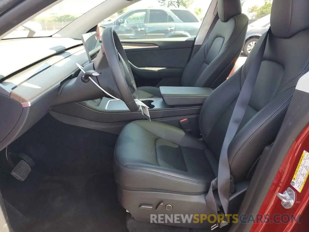 7 Photograph of a damaged car 7SAYGDEE4RF156411 TESLA MODEL Y 2024