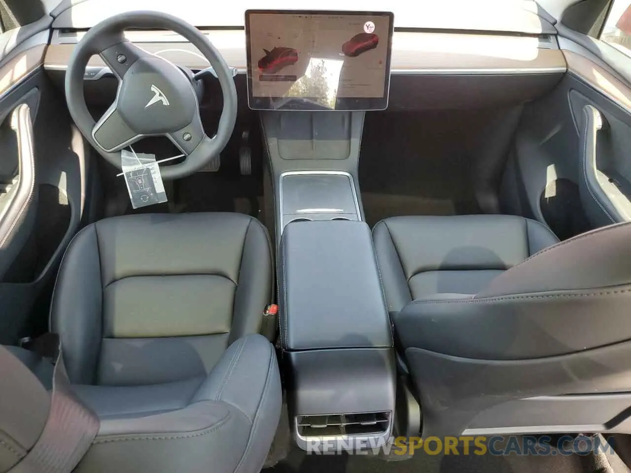 8 Photograph of a damaged car 7SAYGDEE4RF156411 TESLA MODEL Y 2024