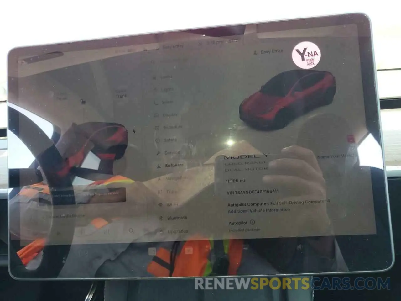 9 Photograph of a damaged car 7SAYGDEE4RF156411 TESLA MODEL Y 2024
