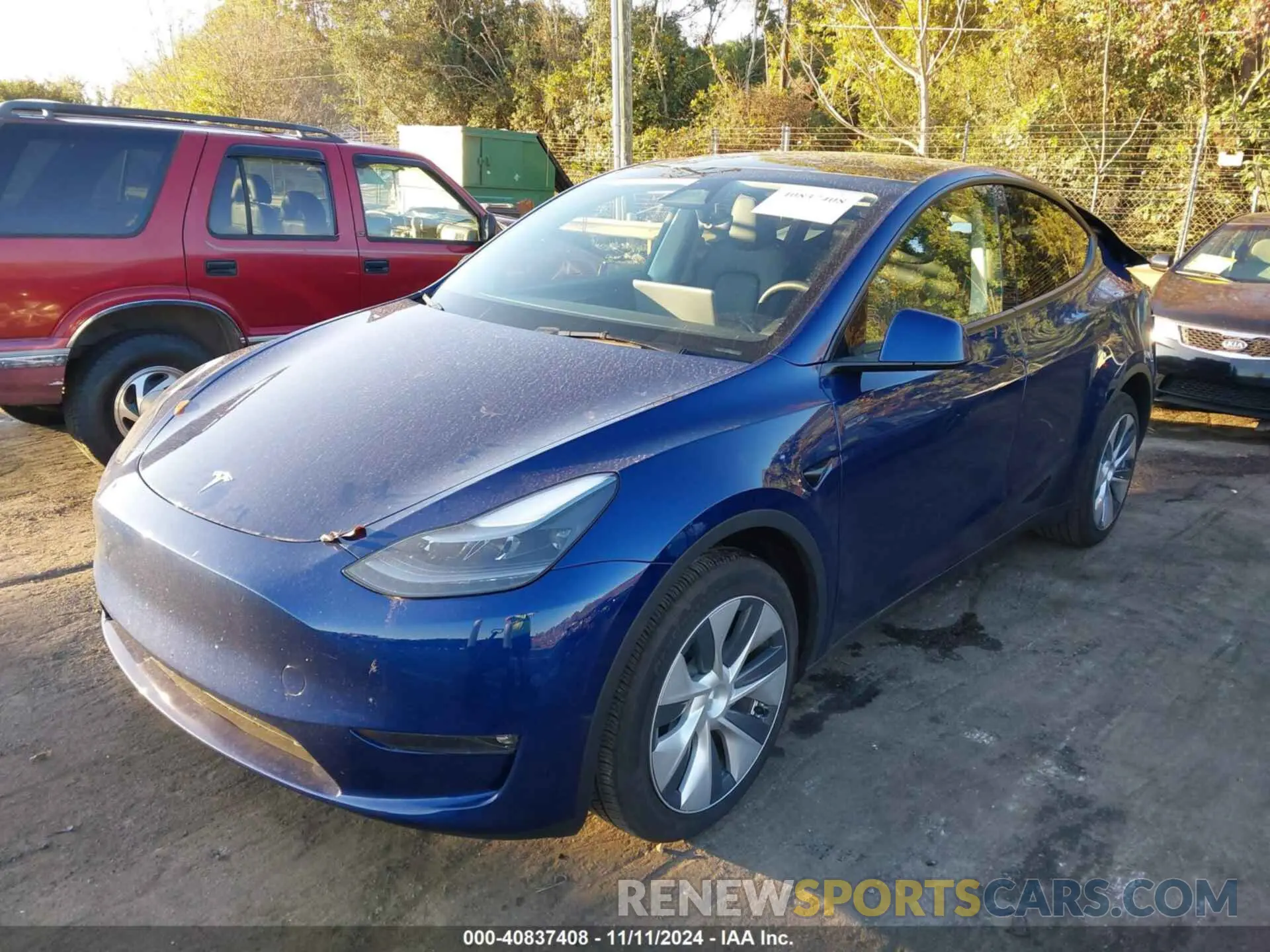 2 Photograph of a damaged car 7SAYGDEE4RF984359 TESLA MODEL Y 2024