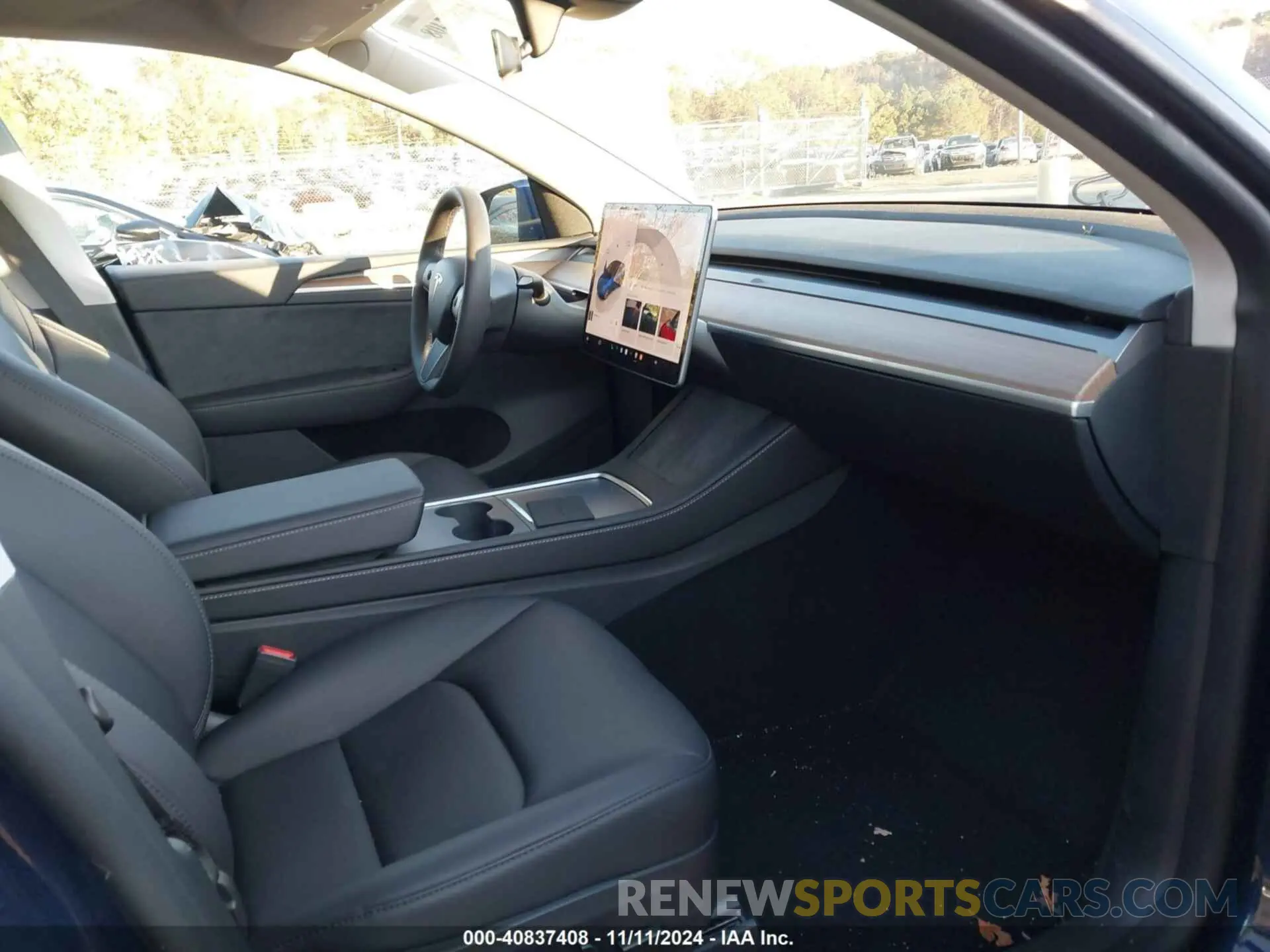 5 Photograph of a damaged car 7SAYGDEE4RF984359 TESLA MODEL Y 2024
