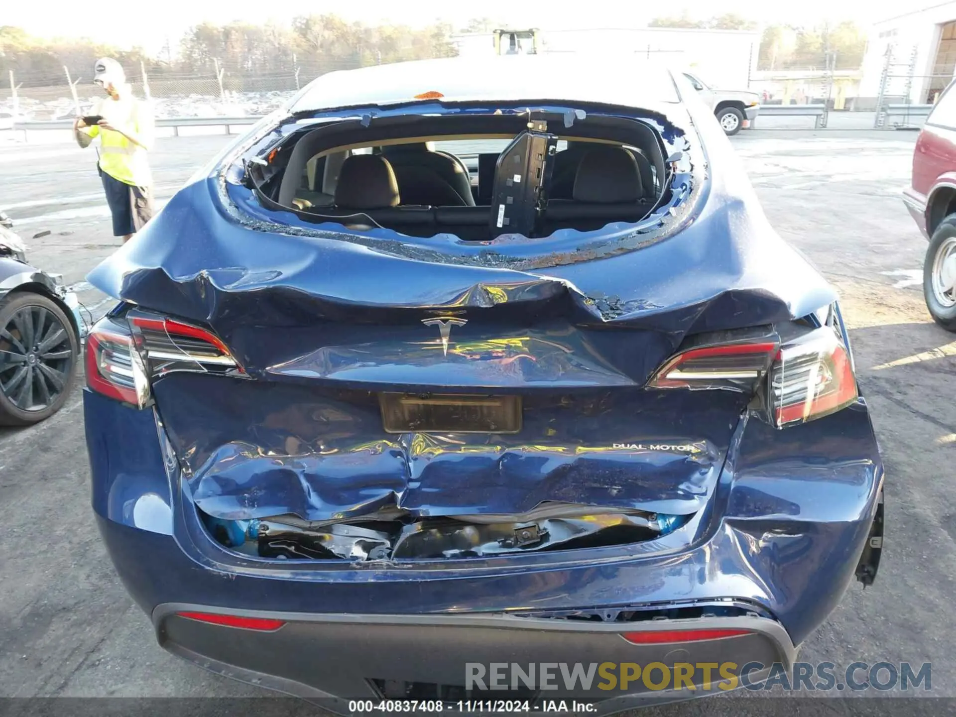 6 Photograph of a damaged car 7SAYGDEE4RF984359 TESLA MODEL Y 2024