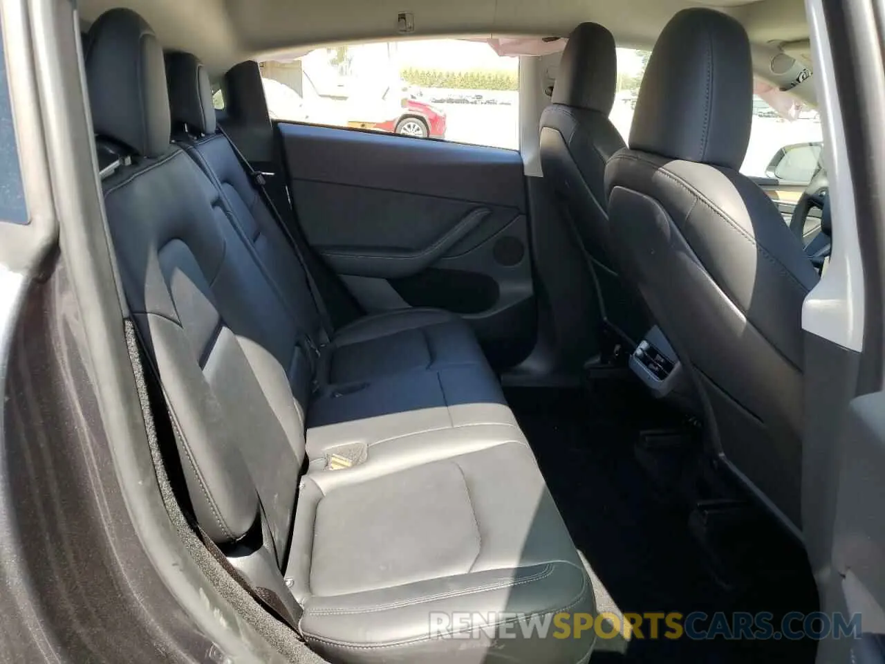 10 Photograph of a damaged car 7SAYGDEE4RF990274 TESLA MODEL Y 2024
