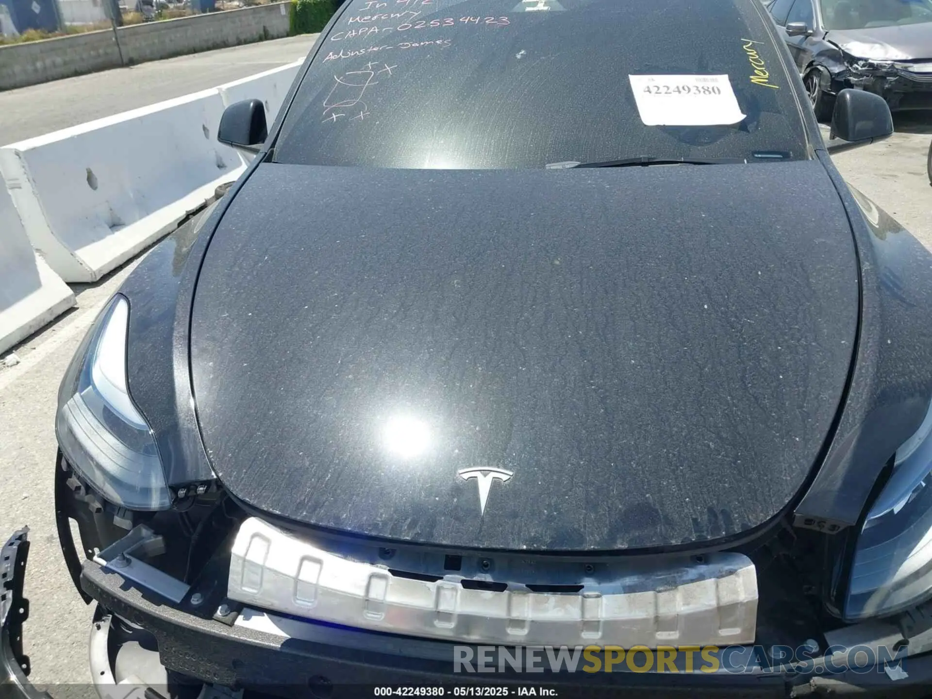 10 Photograph of a damaged car 7SAYGDEE5RA220193 TESLA MODEL Y 2024