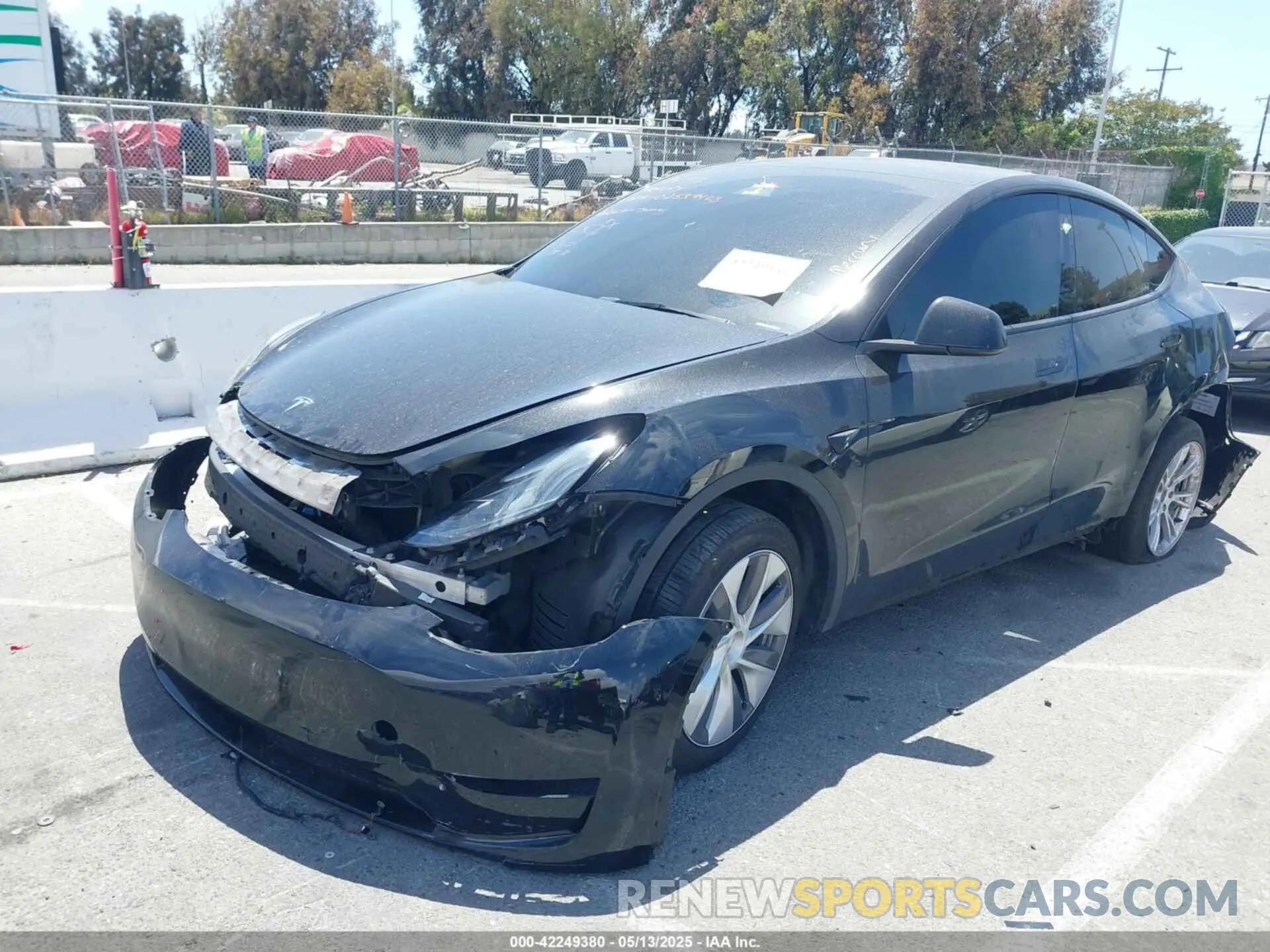 2 Photograph of a damaged car 7SAYGDEE5RA220193 TESLA MODEL Y 2024