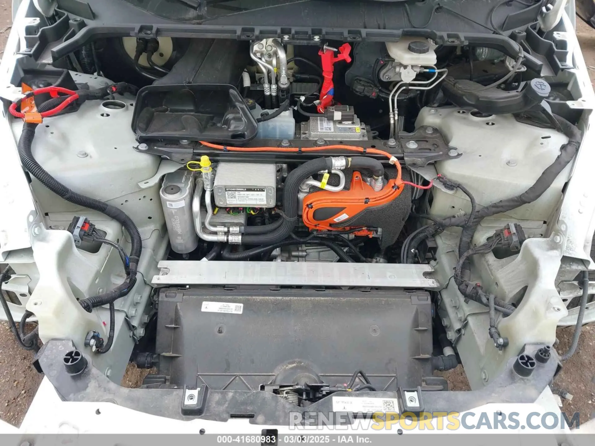 10 Photograph of a damaged car 7SAYGDEE5RA220498 TESLA MODEL Y 2024
