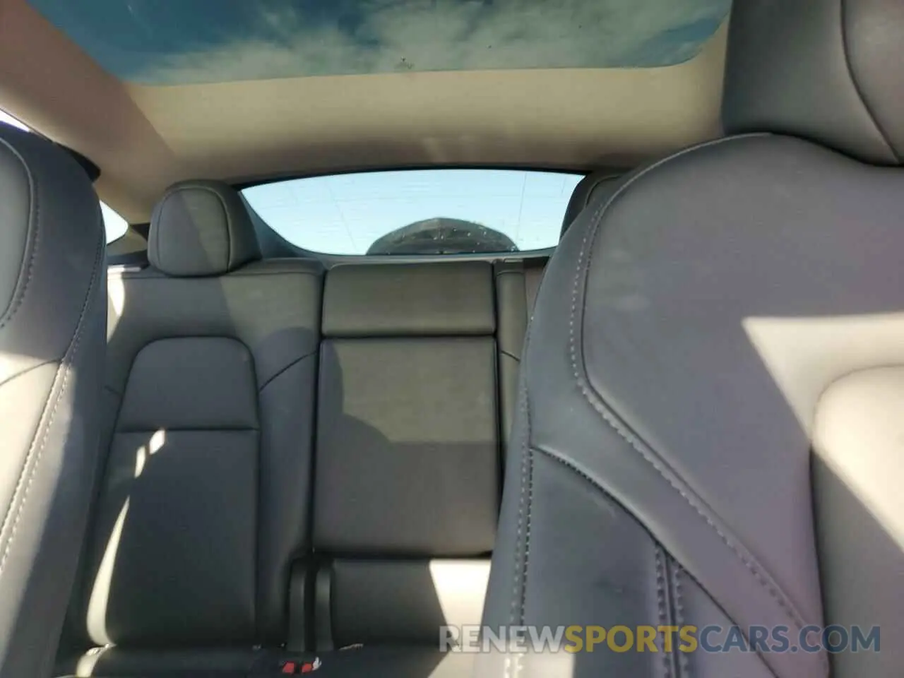 10 Photograph of a damaged car 7SAYGDEE5RA222011 TESLA MODEL Y 2024