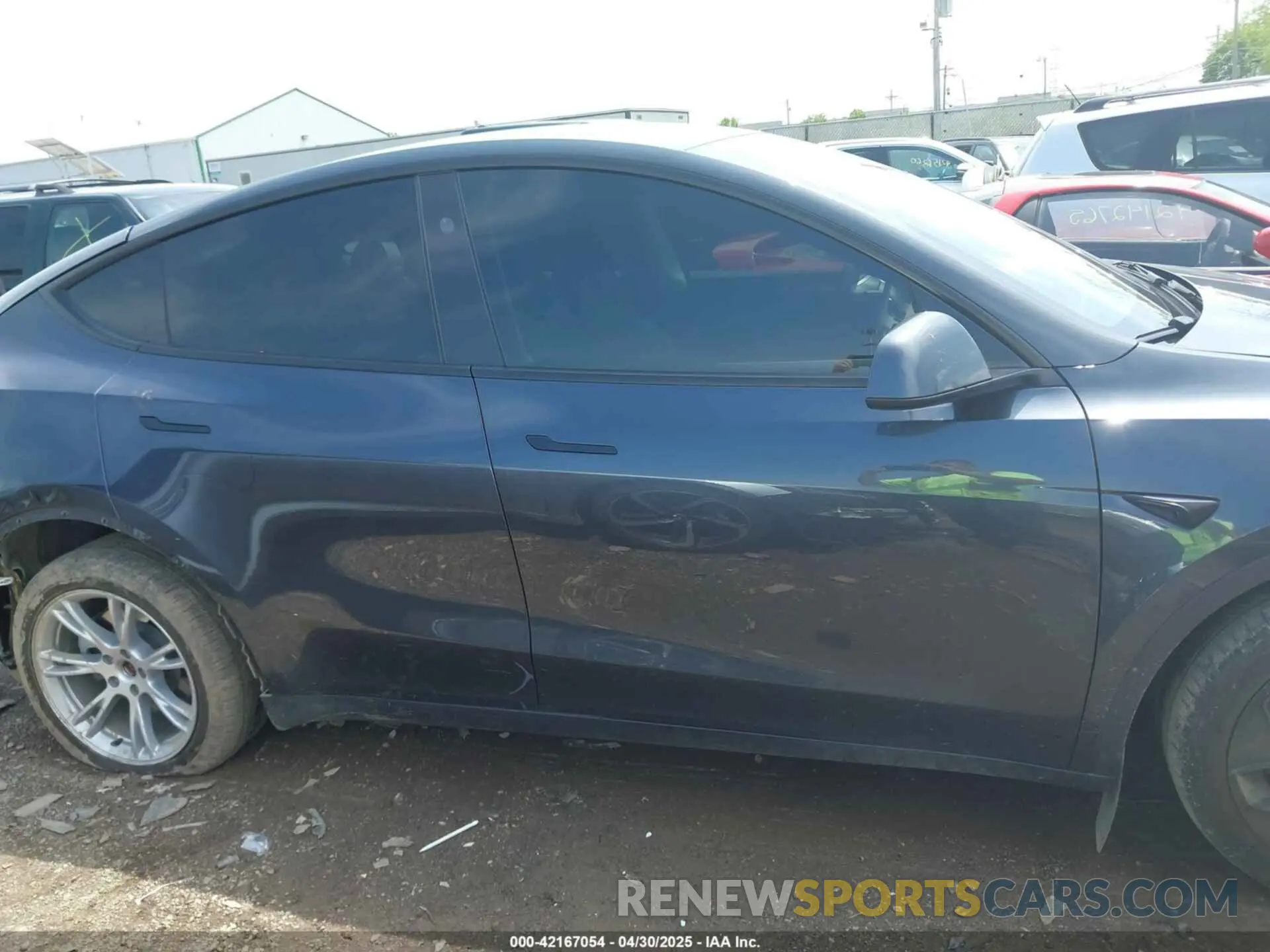 14 Photograph of a damaged car 7SAYGDEE5RA224759 TESLA MODEL Y 2024