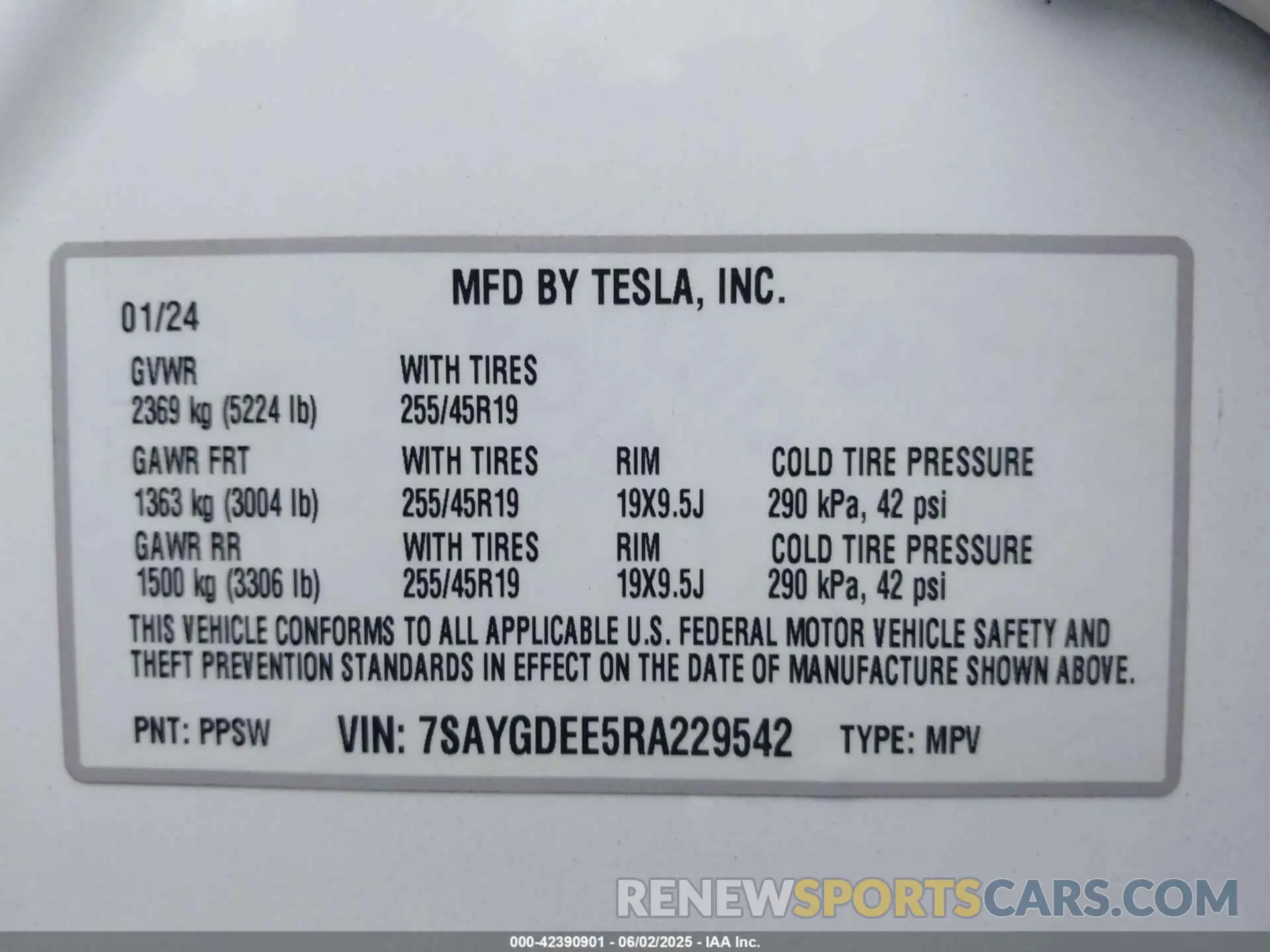 9 Photograph of a damaged car 7SAYGDEE5RA229542 TESLA MODEL Y 2024