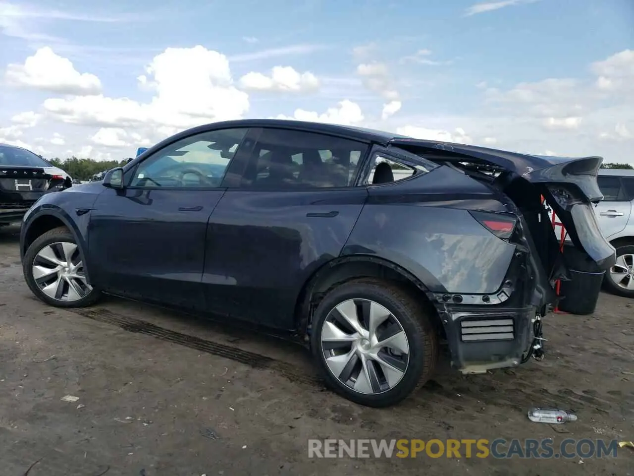 2 Photograph of a damaged car 7SAYGDEE5RA231890 TESLA MODEL Y 2024