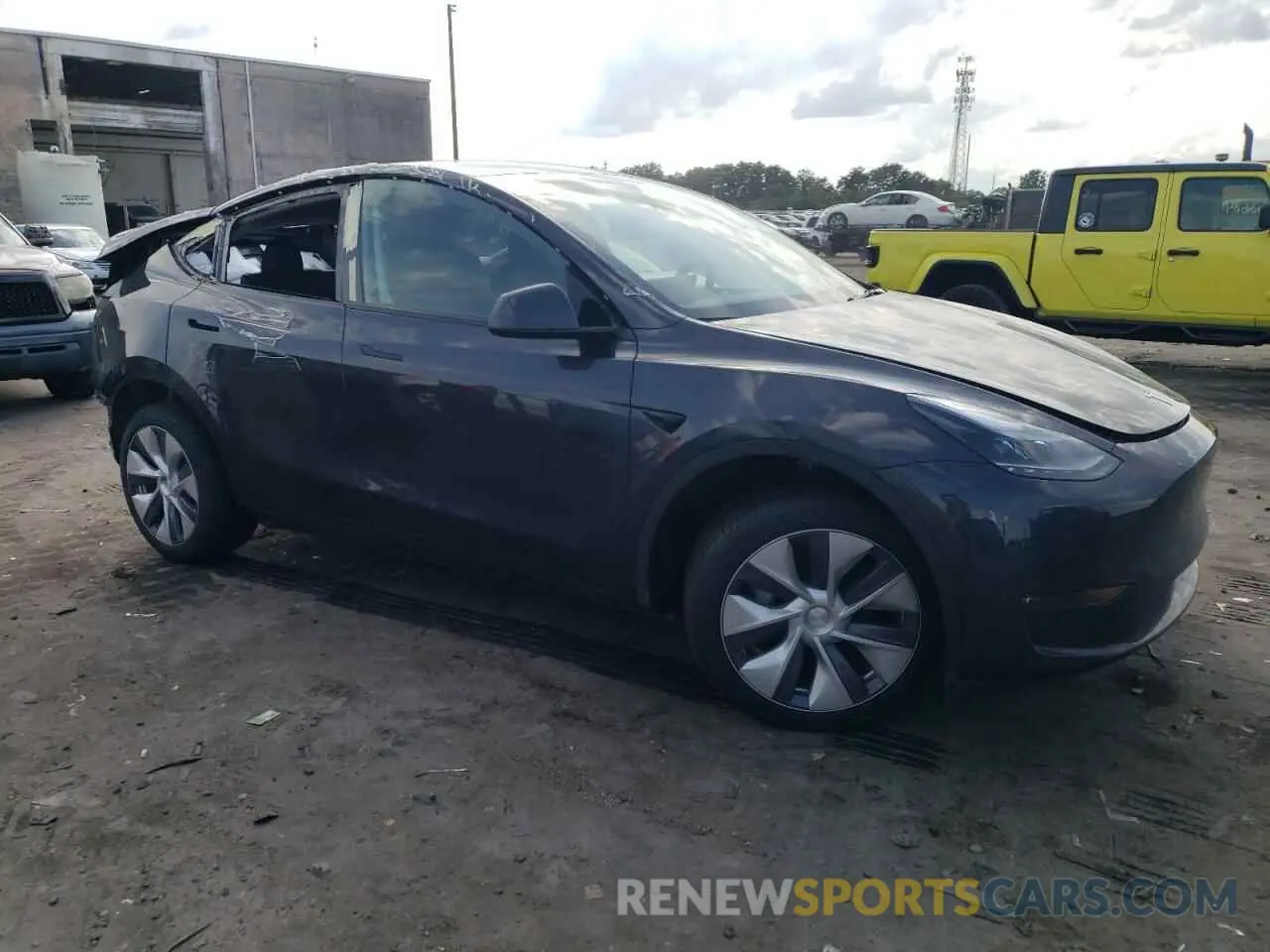 4 Photograph of a damaged car 7SAYGDEE5RA231890 TESLA MODEL Y 2024