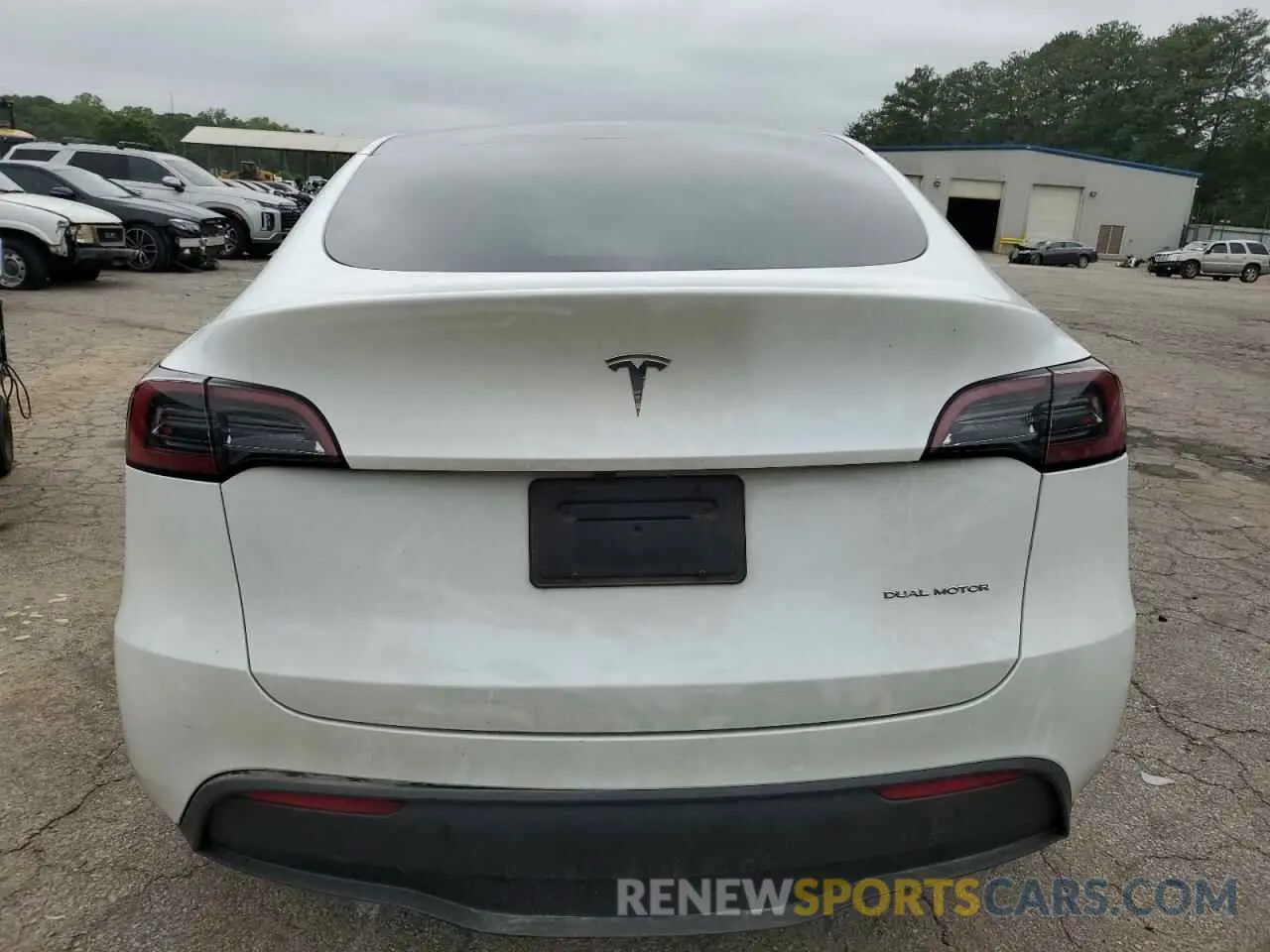 6 Photograph of a damaged car 7SAYGDEE5RA235339 TESLA MODEL Y 2024