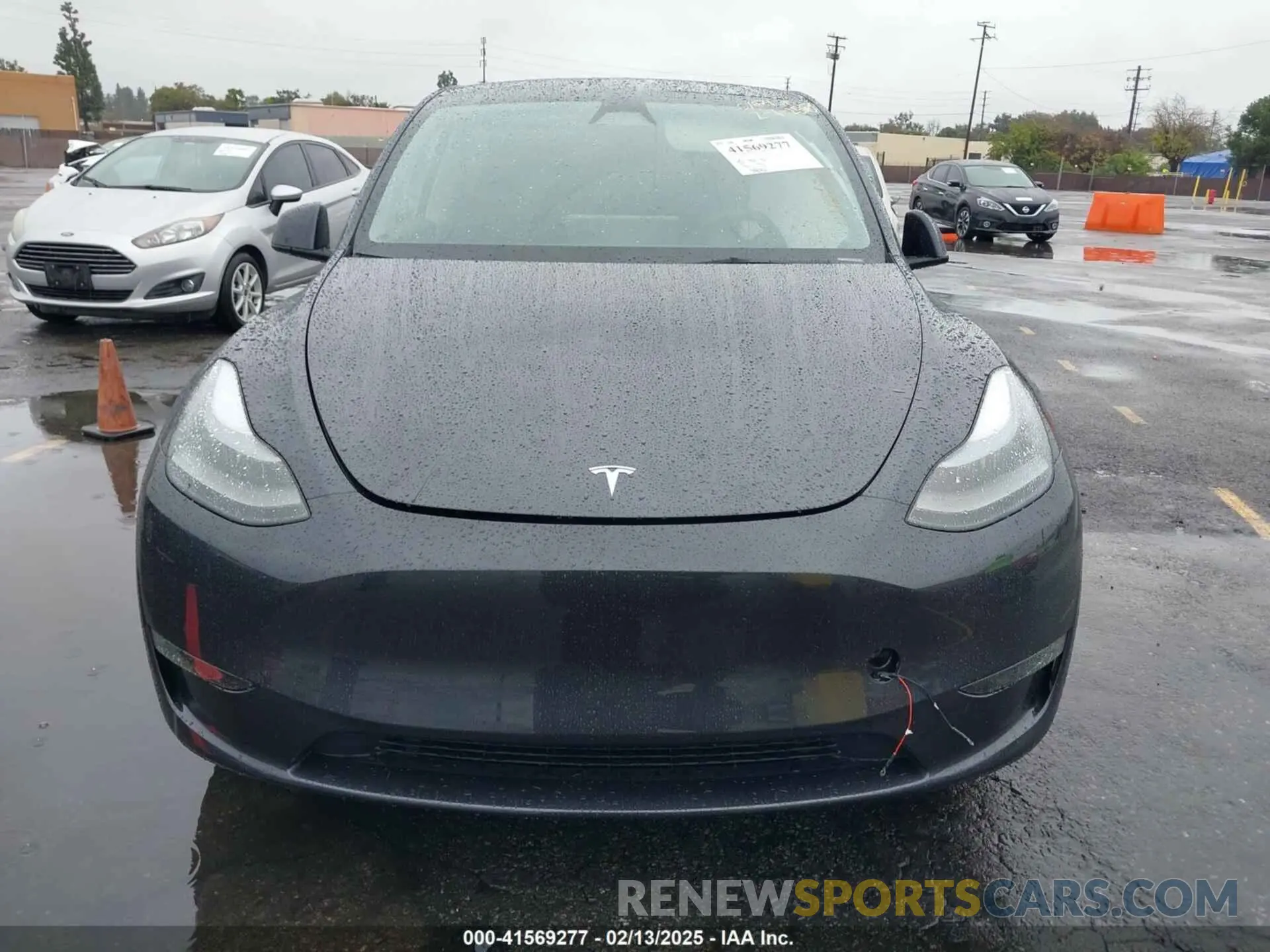 11 Photograph of a damaged car 7SAYGDEE5RA241433 TESLA MODEL Y 2024