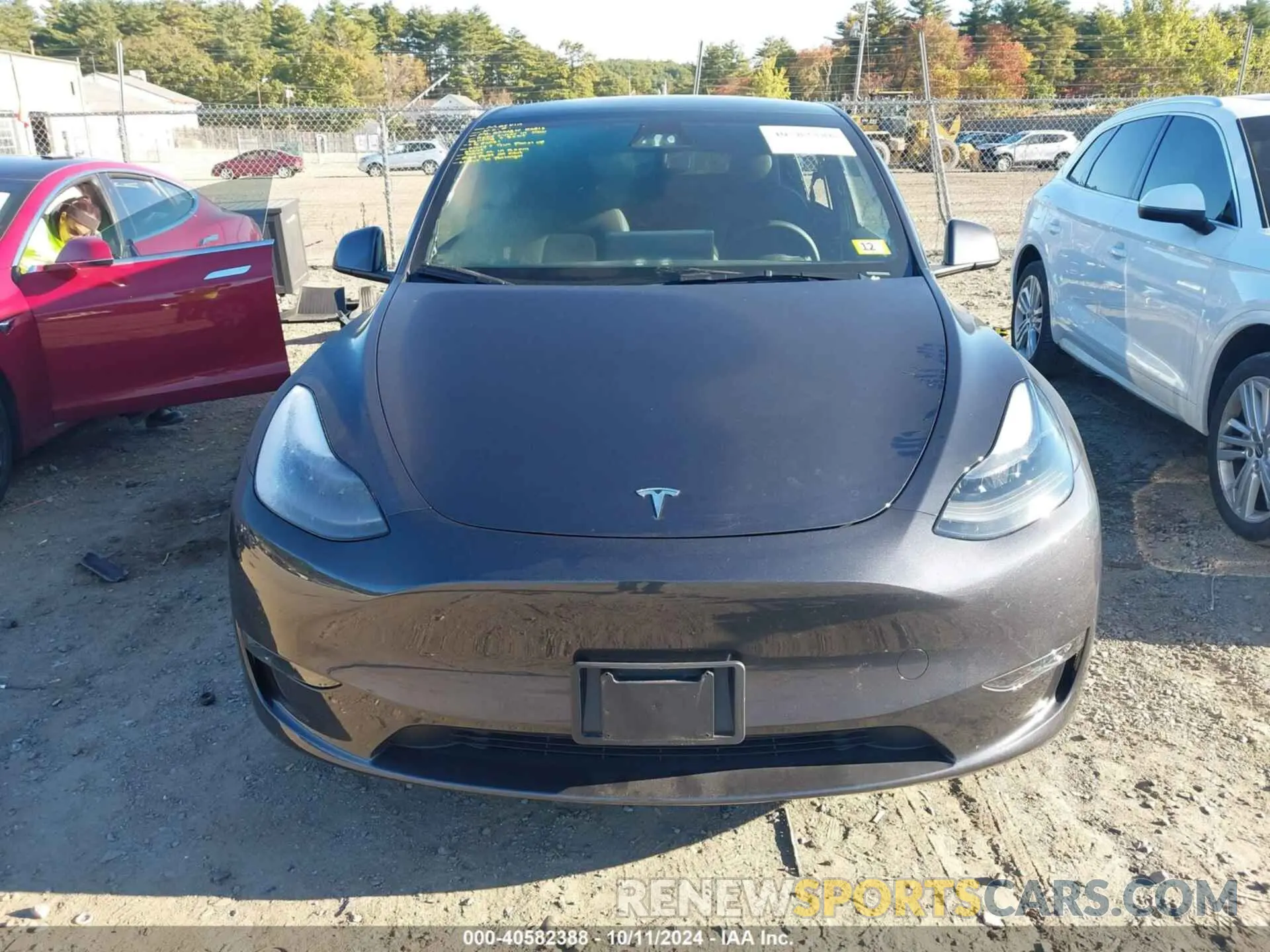 13 Photograph of a damaged car 7SAYGDEE5RA247944 TESLA MODEL Y 2024