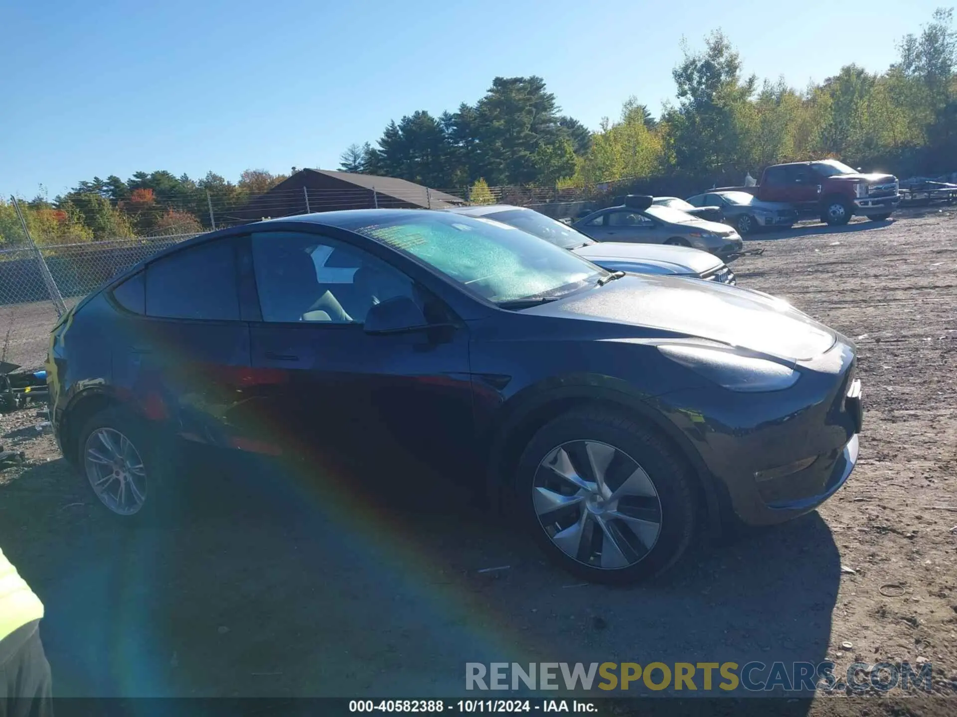 14 Photograph of a damaged car 7SAYGDEE5RA247944 TESLA MODEL Y 2024
