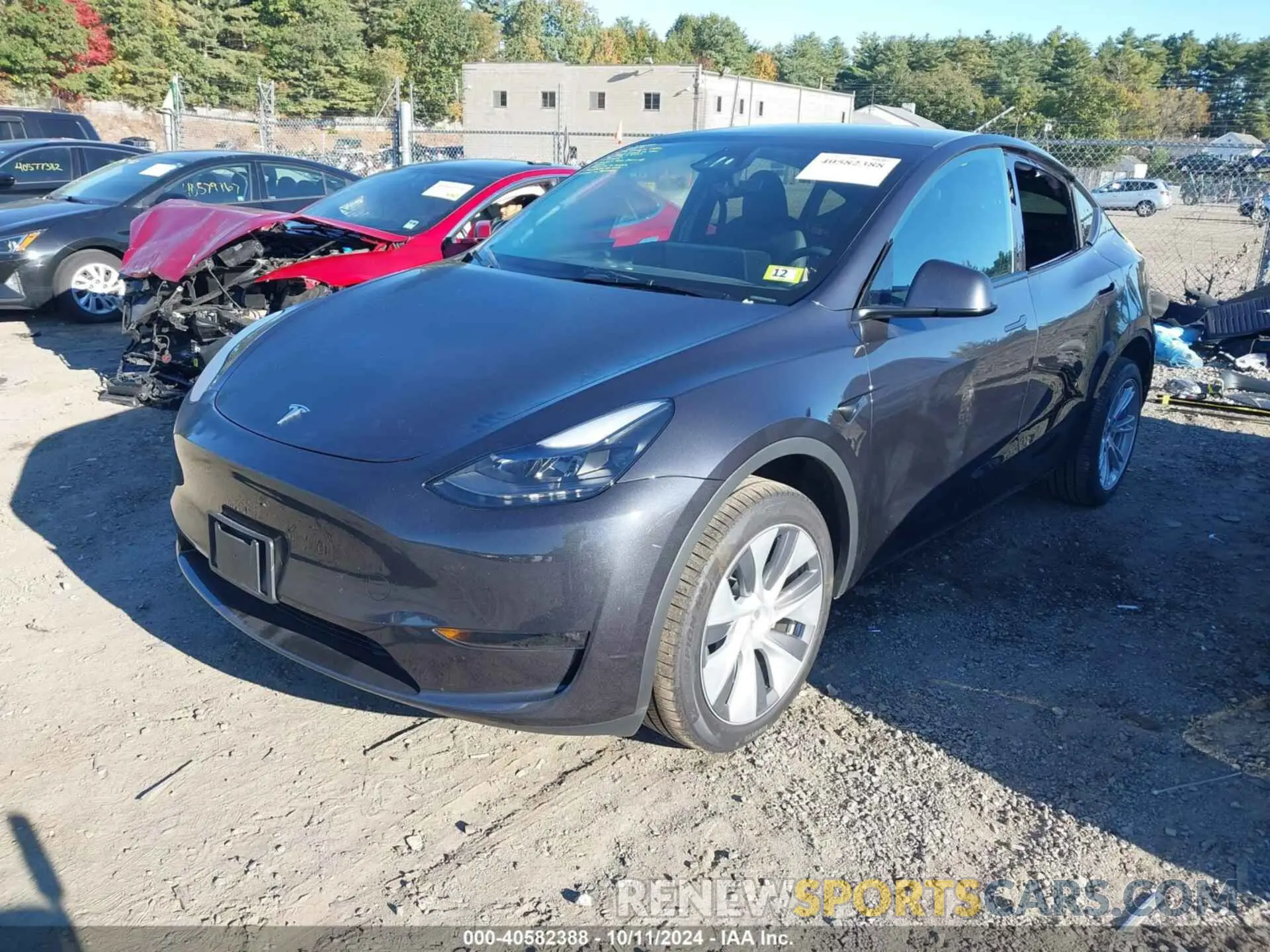 2 Photograph of a damaged car 7SAYGDEE5RA247944 TESLA MODEL Y 2024