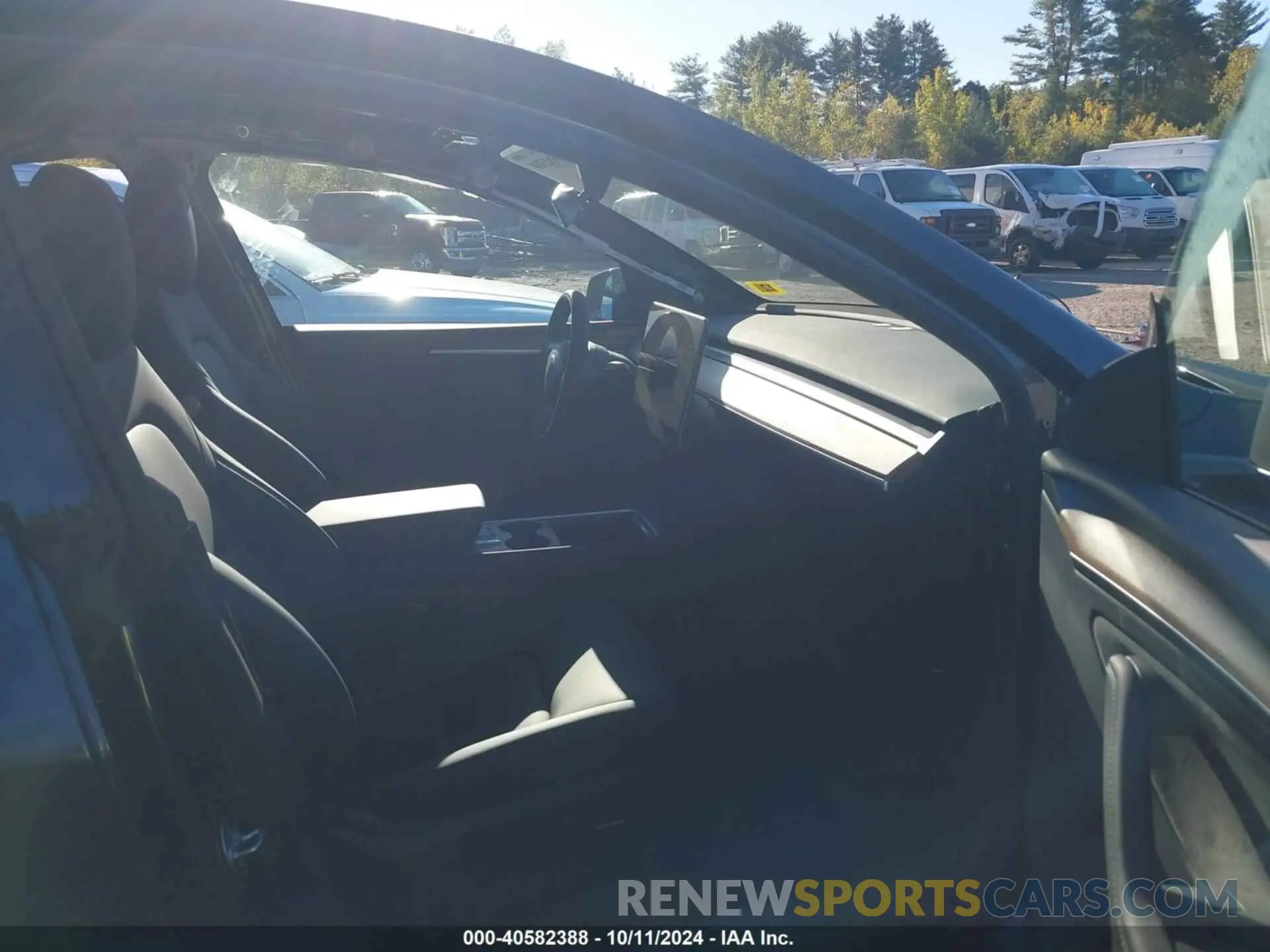 5 Photograph of a damaged car 7SAYGDEE5RA247944 TESLA MODEL Y 2024