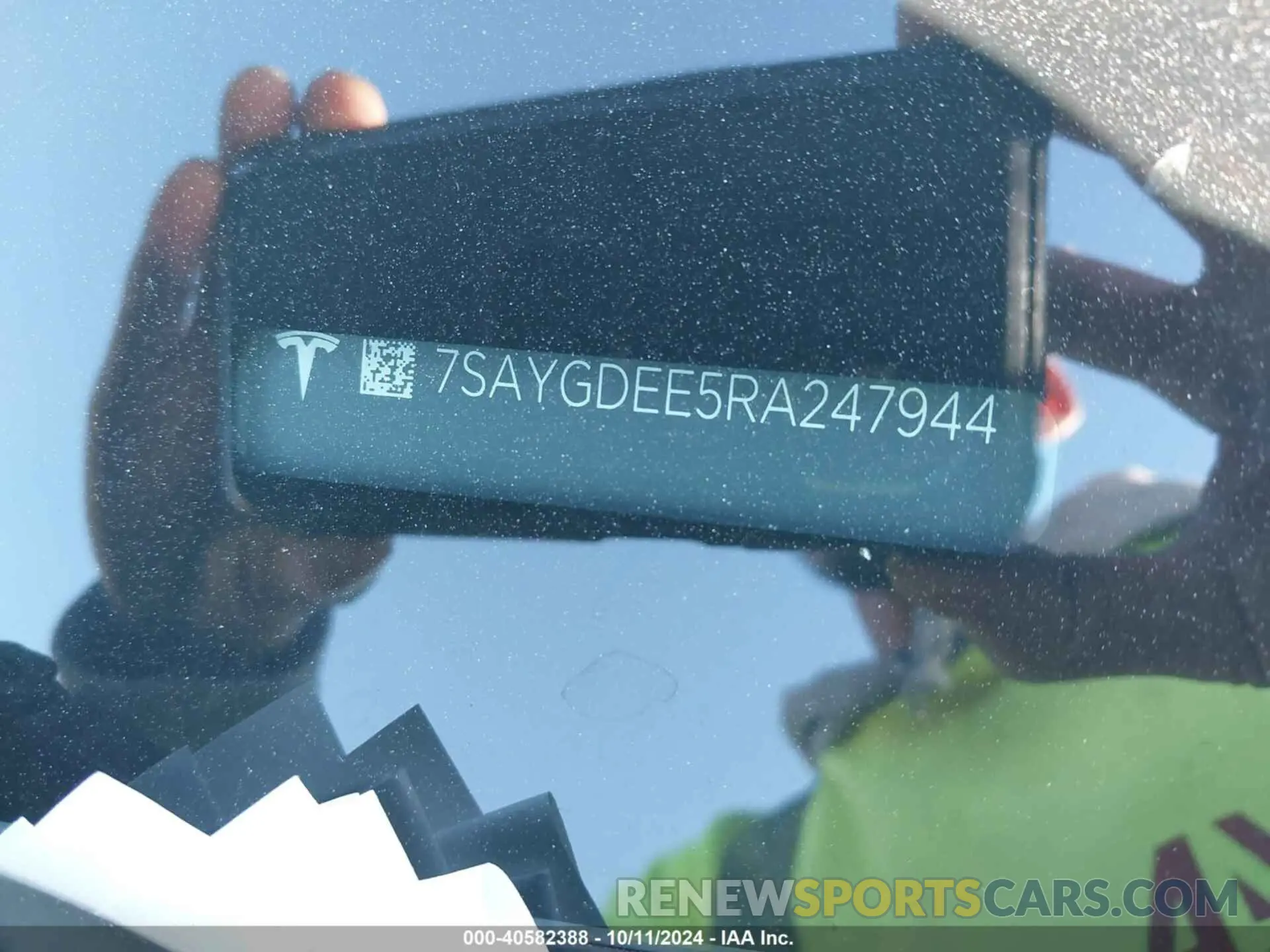 9 Photograph of a damaged car 7SAYGDEE5RA247944 TESLA MODEL Y 2024