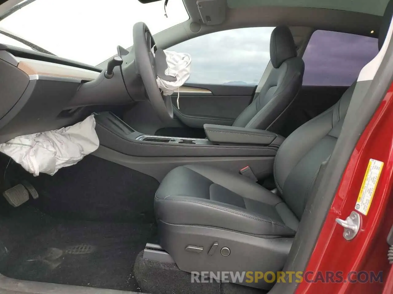 7 Photograph of a damaged car 7SAYGDEE5RA251895 TESLA MODEL Y 2024