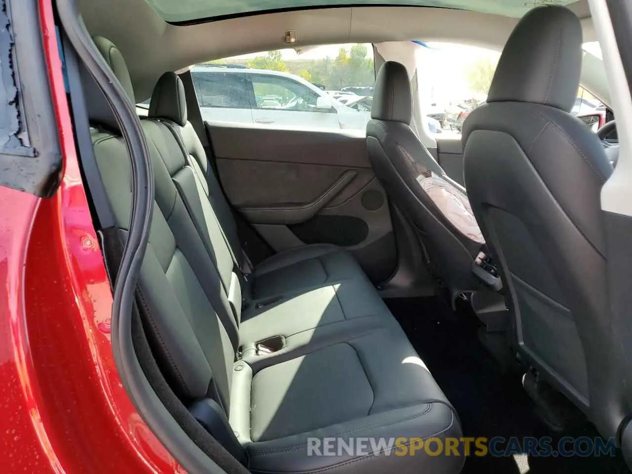 10 Photograph of a damaged car 7SAYGDEE5RA255736 TESLA MODEL Y 2024