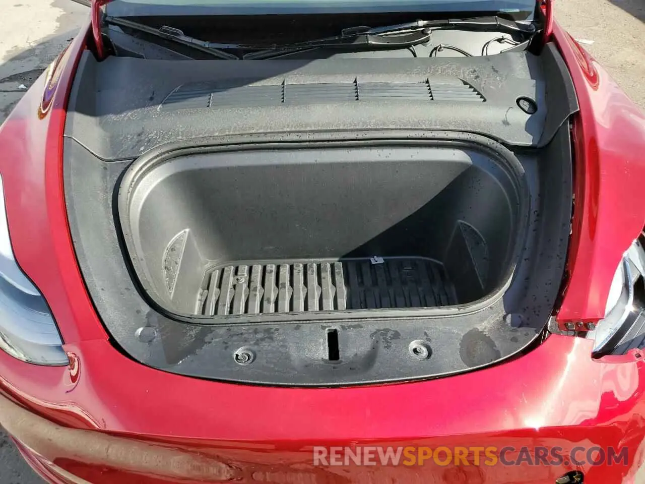 11 Photograph of a damaged car 7SAYGDEE5RA255736 TESLA MODEL Y 2024