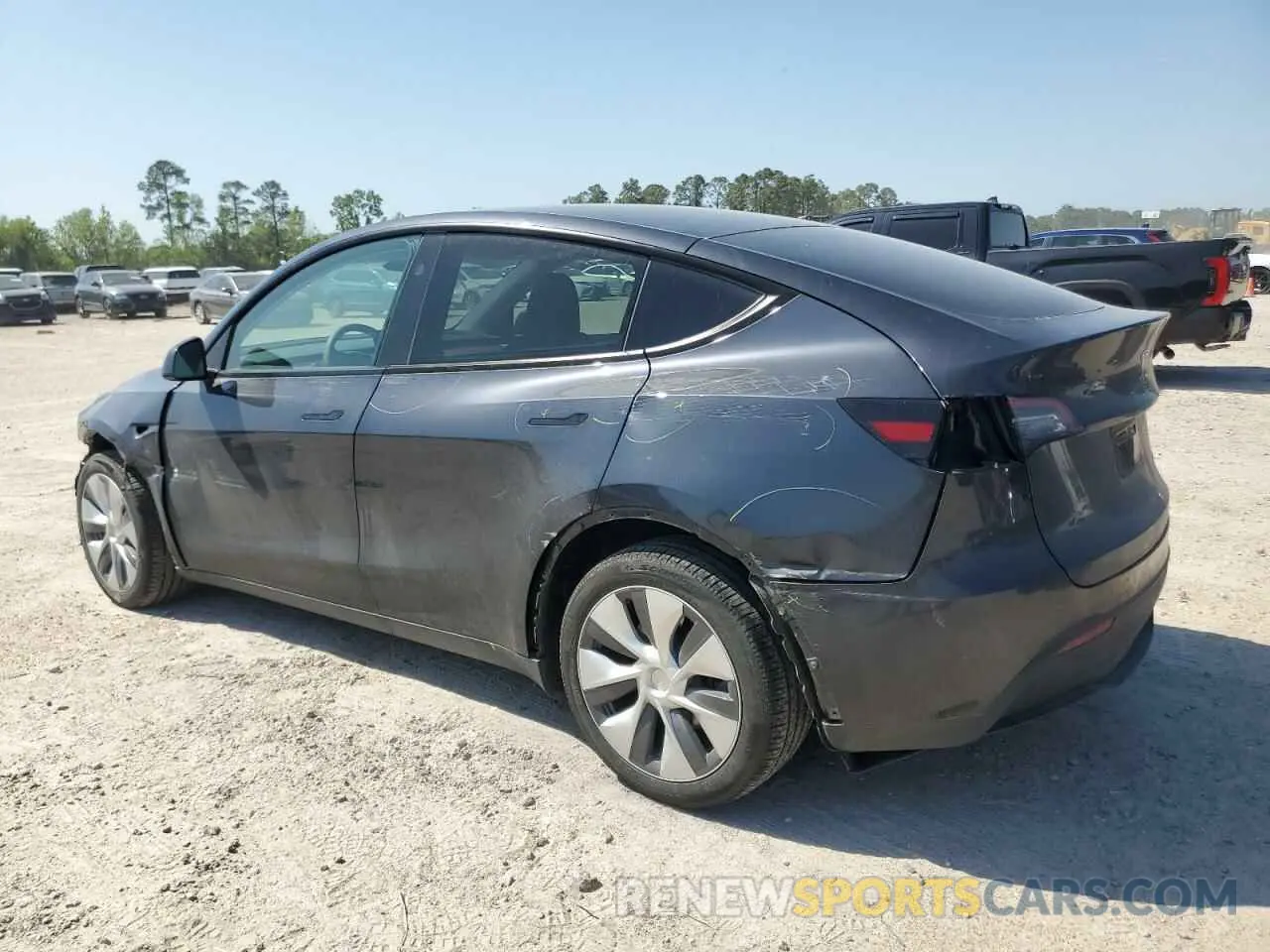 2 Photograph of a damaged car 7SAYGDEE5RA282984 TESLA MODEL Y 2024