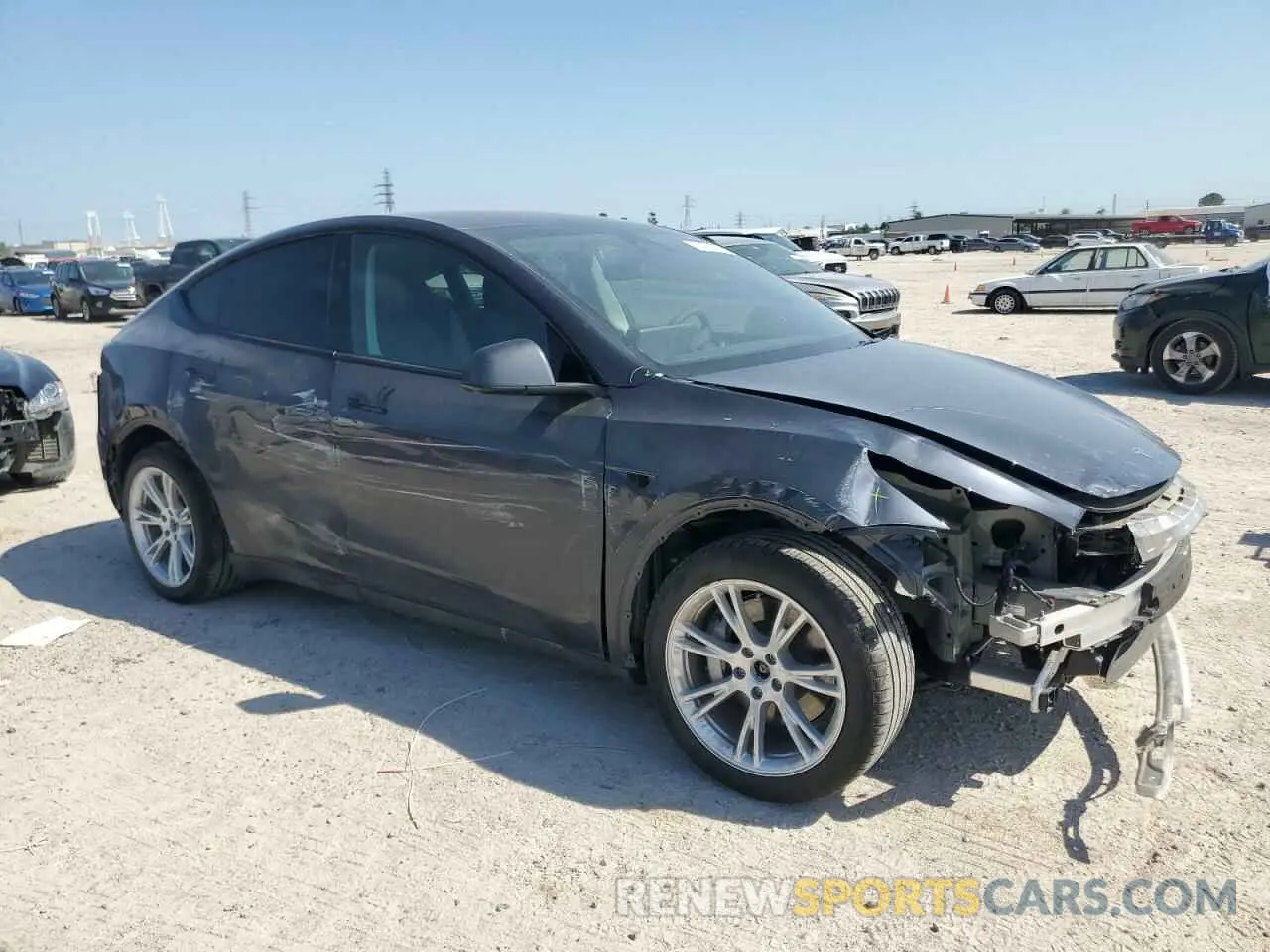 4 Photograph of a damaged car 7SAYGDEE5RA282984 TESLA MODEL Y 2024