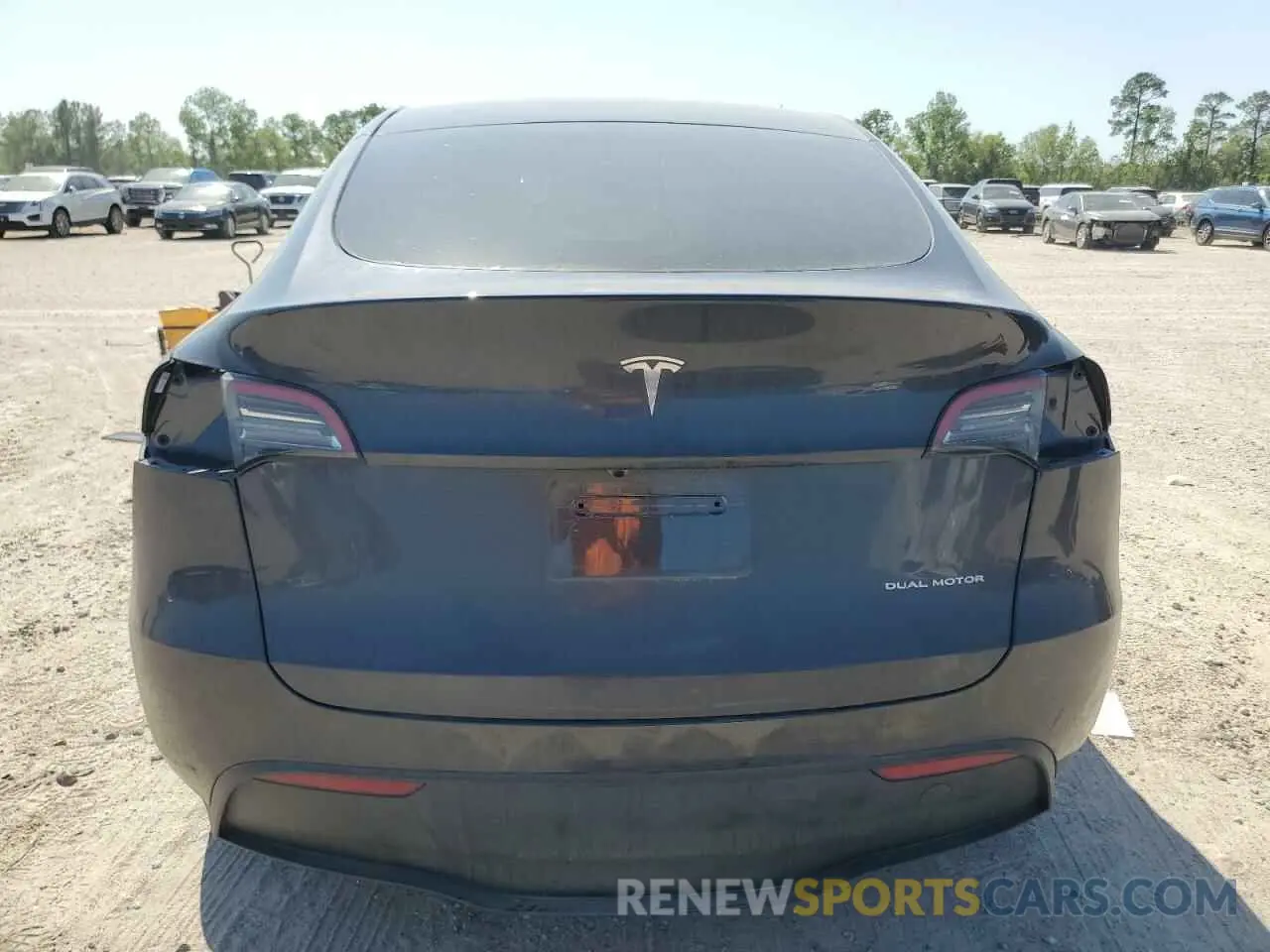 6 Photograph of a damaged car 7SAYGDEE5RA282984 TESLA MODEL Y 2024
