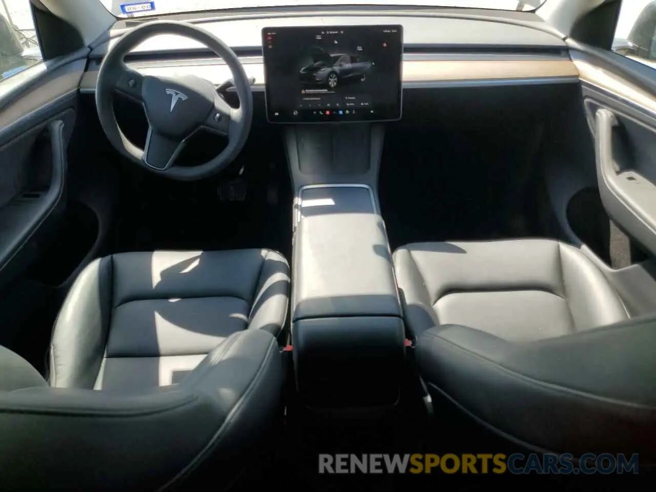 8 Photograph of a damaged car 7SAYGDEE5RA282984 TESLA MODEL Y 2024