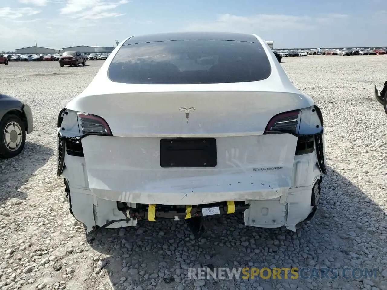 6 Photograph of a damaged car 7SAYGDEE5RA290471 TESLA MODEL Y 2024