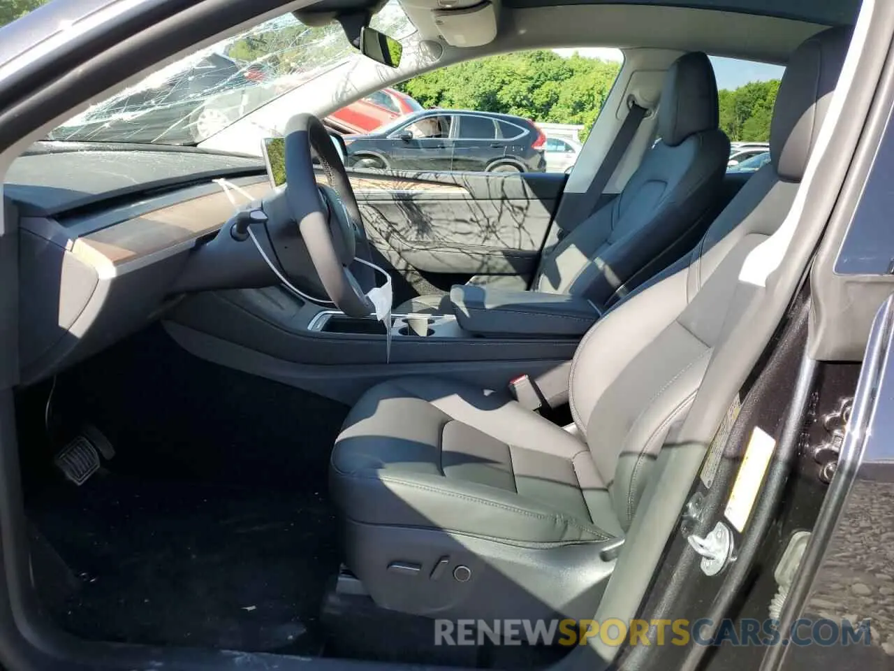 7 Photograph of a damaged car 7SAYGDEE5RA292169 TESLA MODEL Y 2024