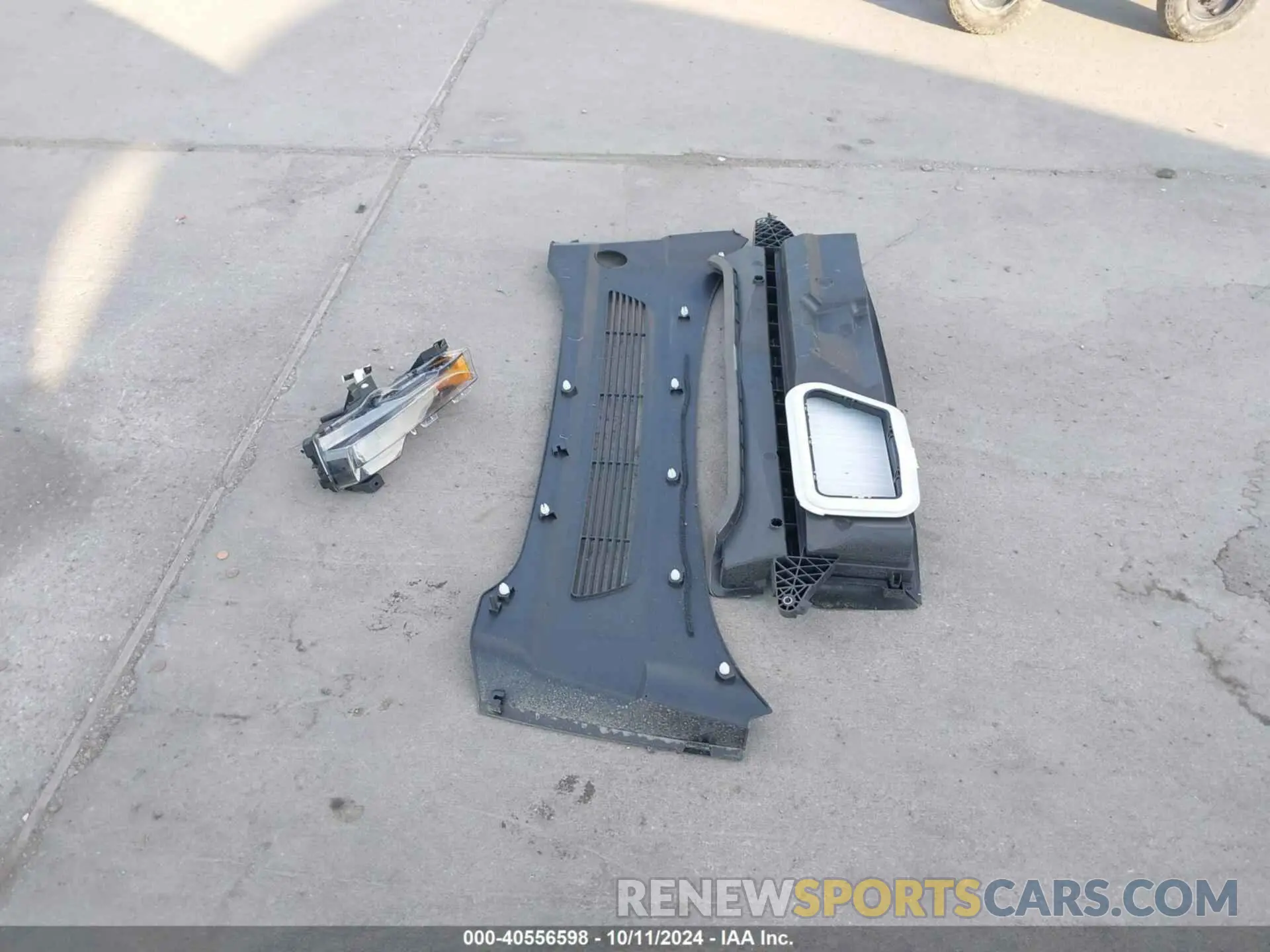 12 Photograph of a damaged car 7SAYGDEE5RA302893 TESLA MODEL Y 2024