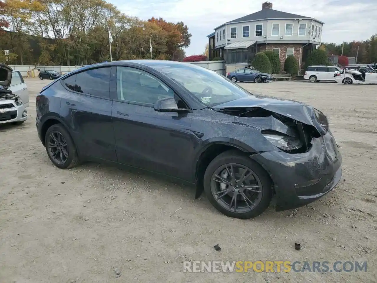 4 Photograph of a damaged car 7SAYGDEE5RA323291 TESLA MODEL Y 2024