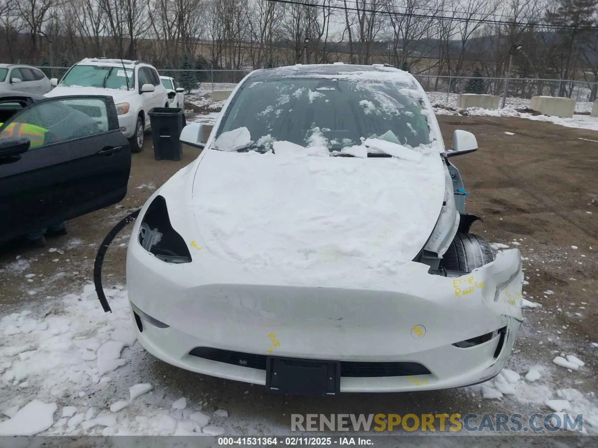 12 Photograph of a damaged car 7SAYGDEE5RA326577 TESLA MODEL Y 2024